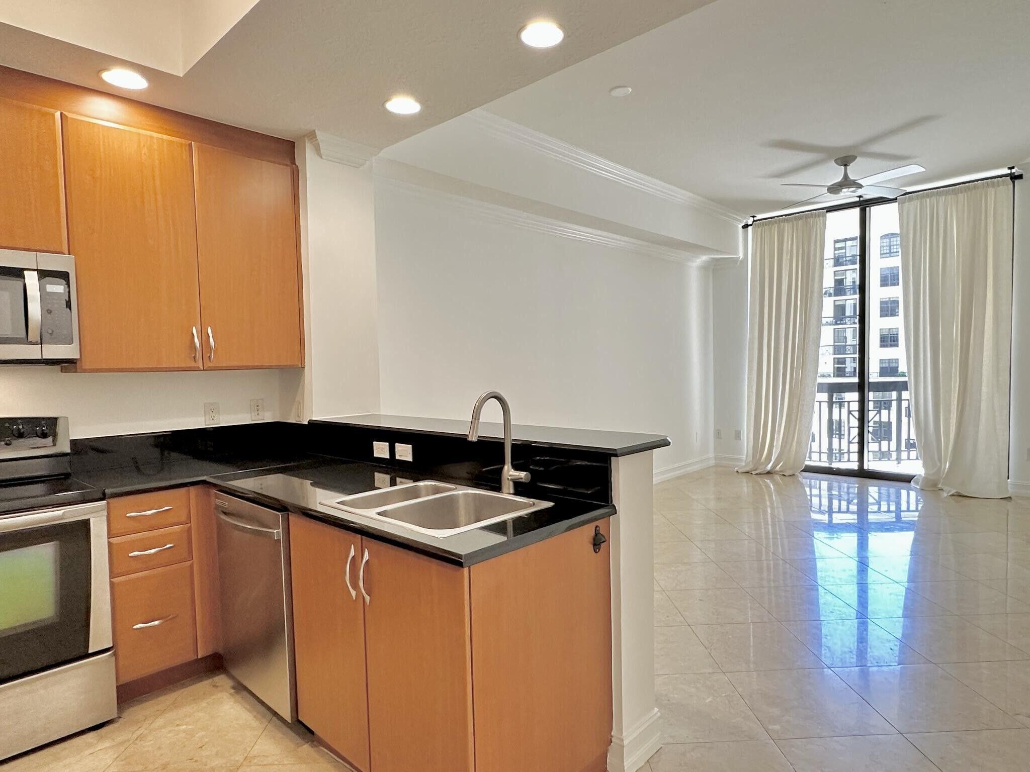 701 S Olive Avenue 1008