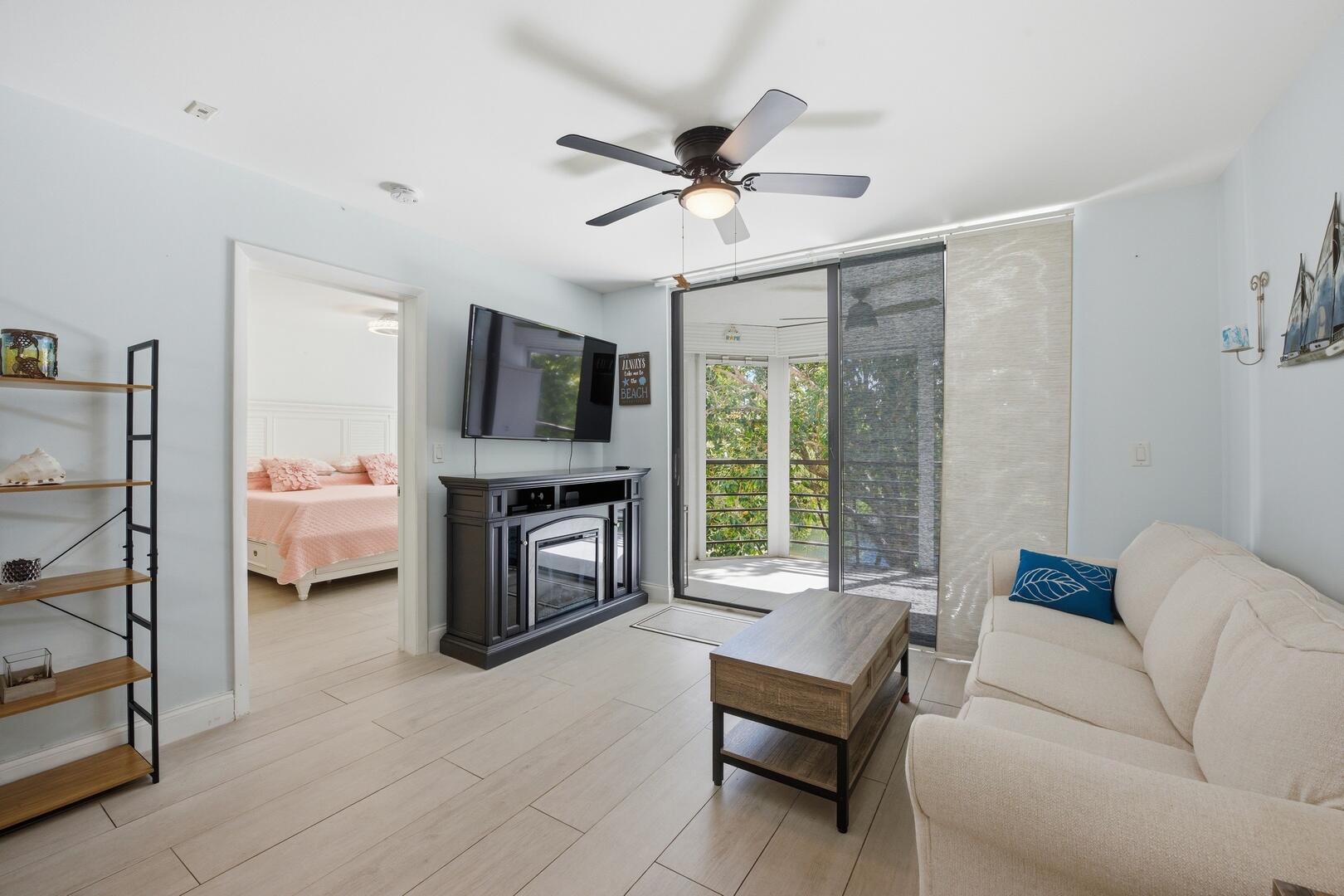 3138 Via Poinciana 306