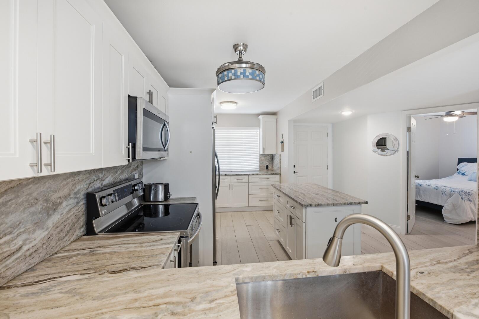 3138 Via Poinciana 306