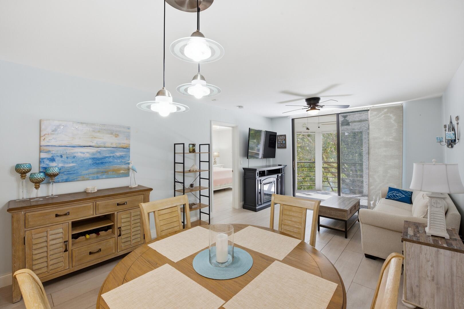 3138 Via Poinciana 306