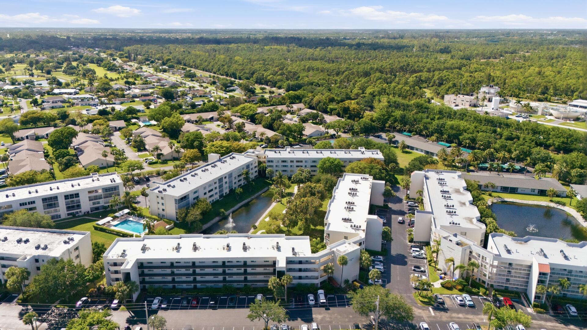 3138 Via Poinciana 306