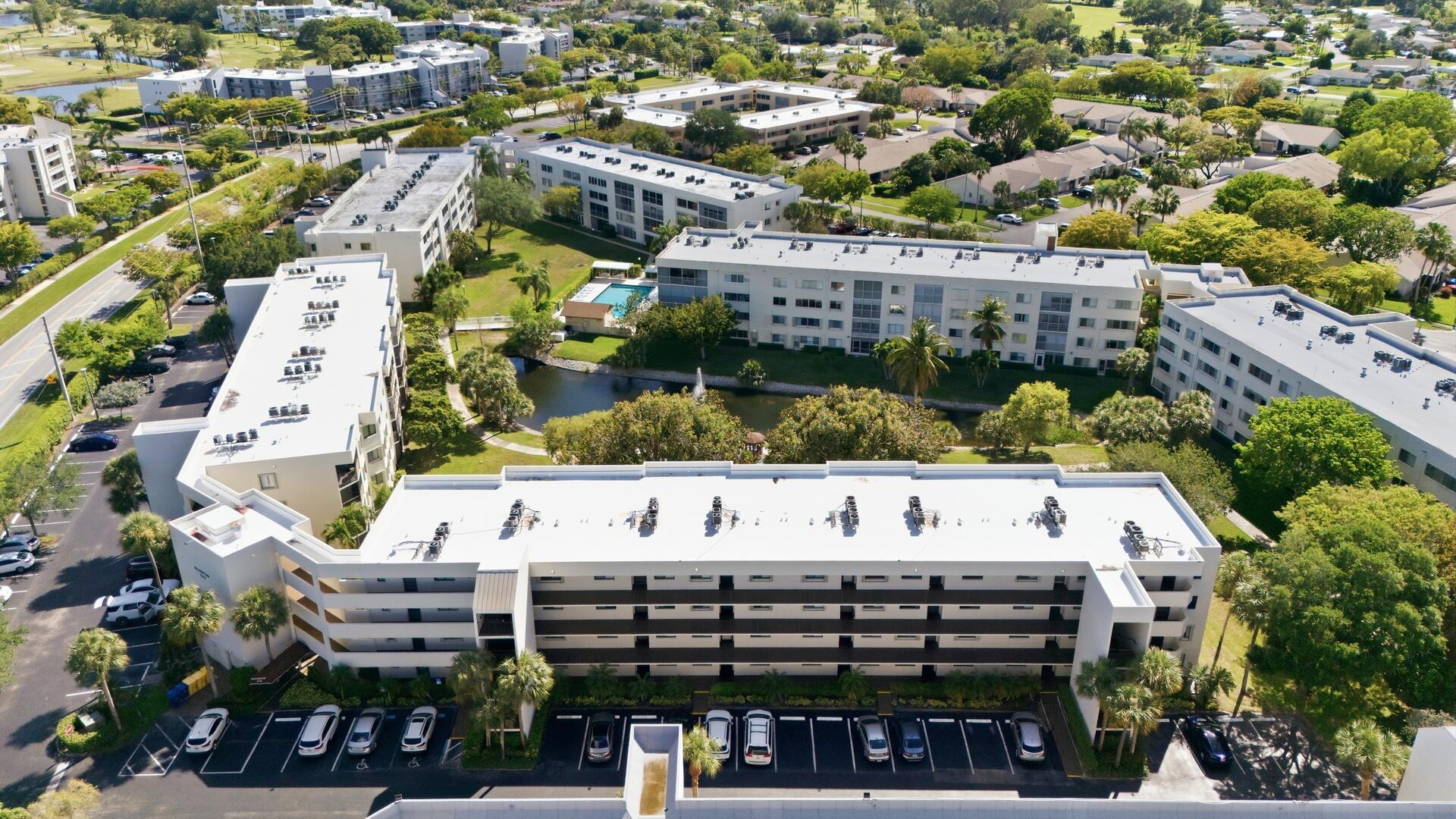 3138 Via Poinciana 306