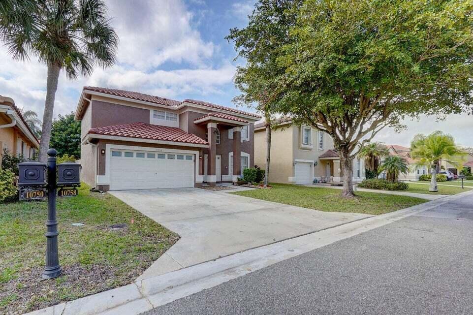 10758 Lake Jasmine Drive