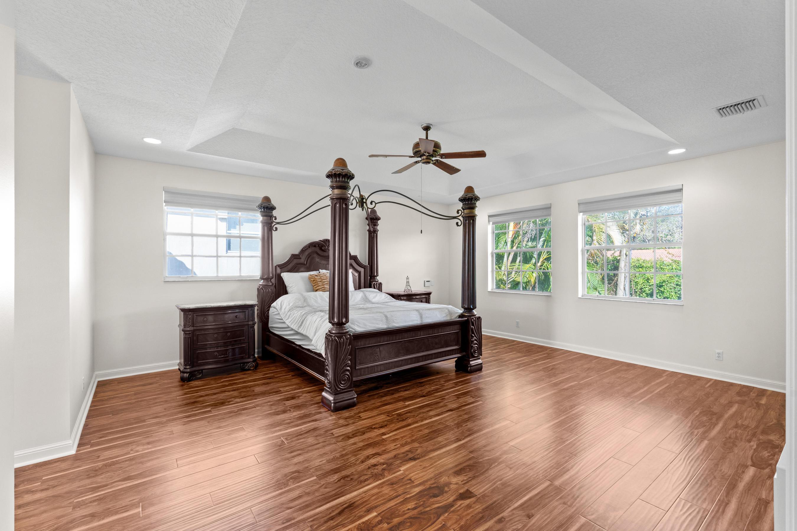 9905 Coronado Lake Drive