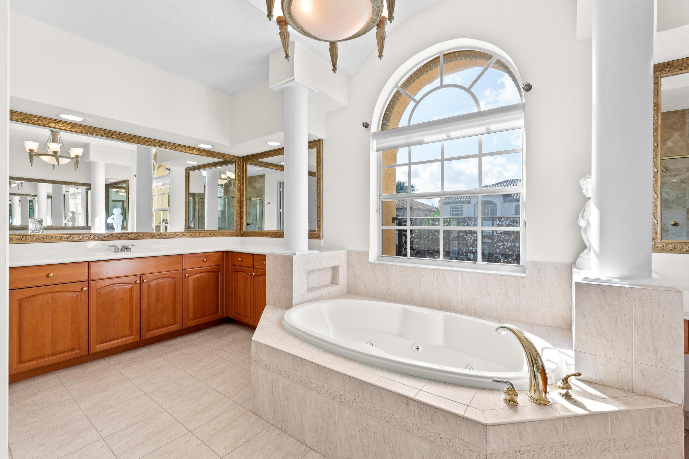 9905 Coronado Lake Drive