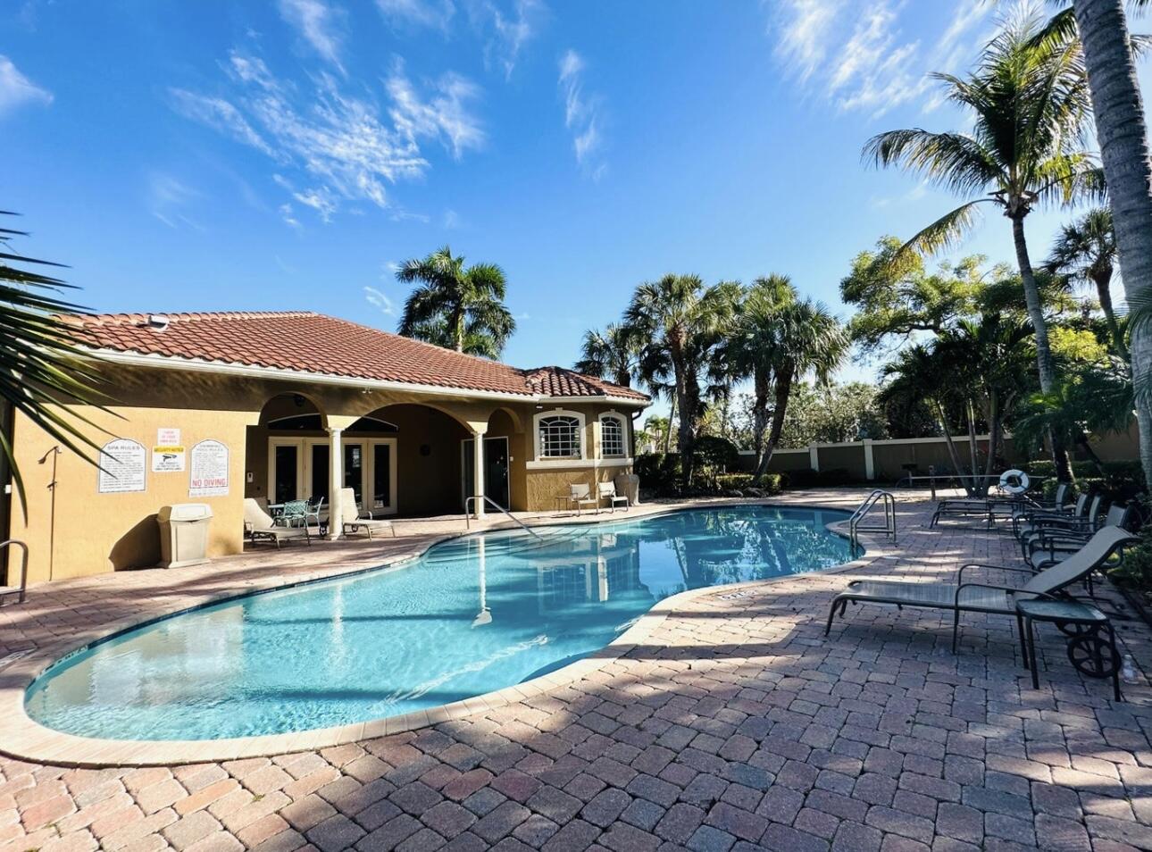 9905 Coronado Lake Drive