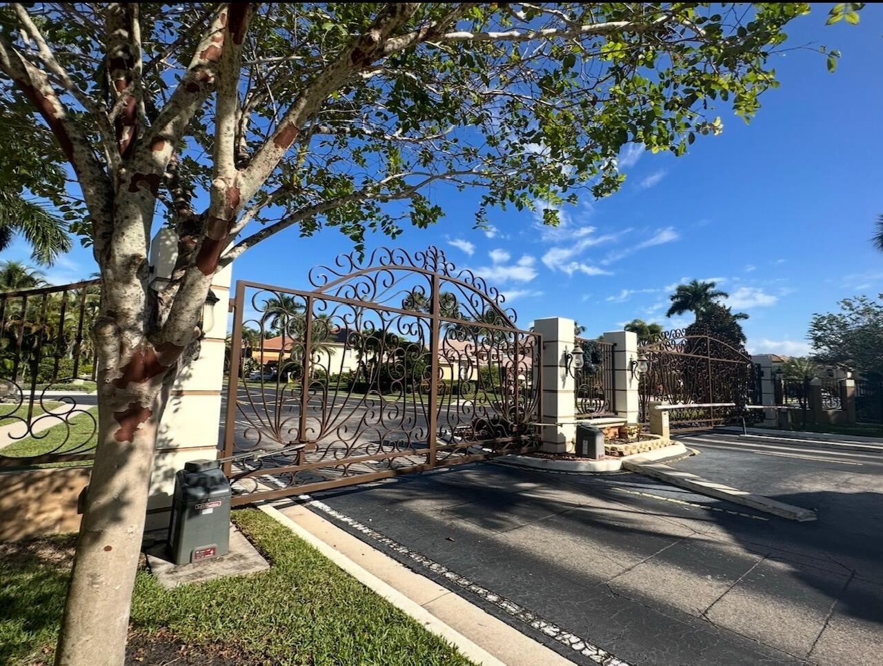 9905 Coronado Lake Drive