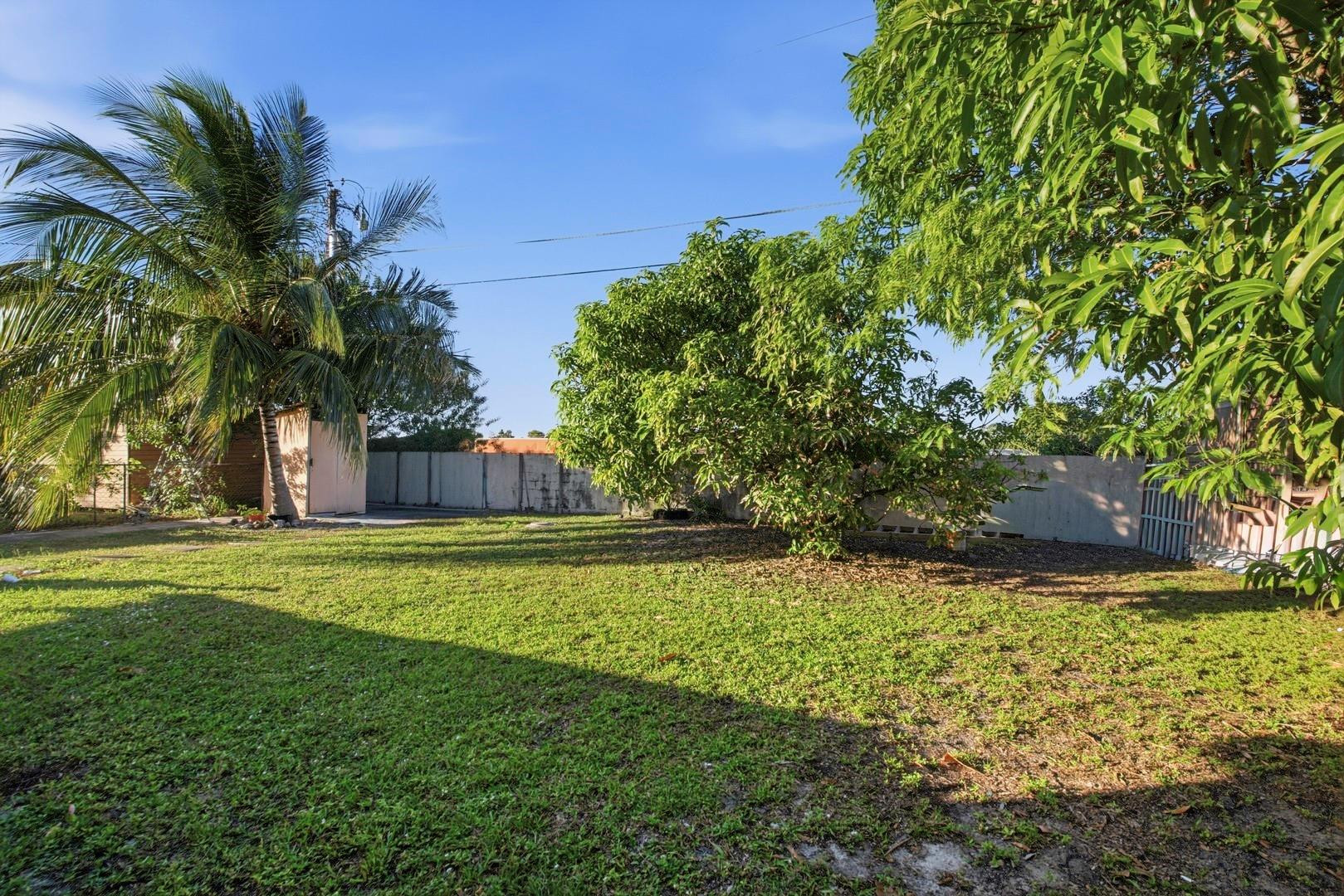561 NE 38th Street