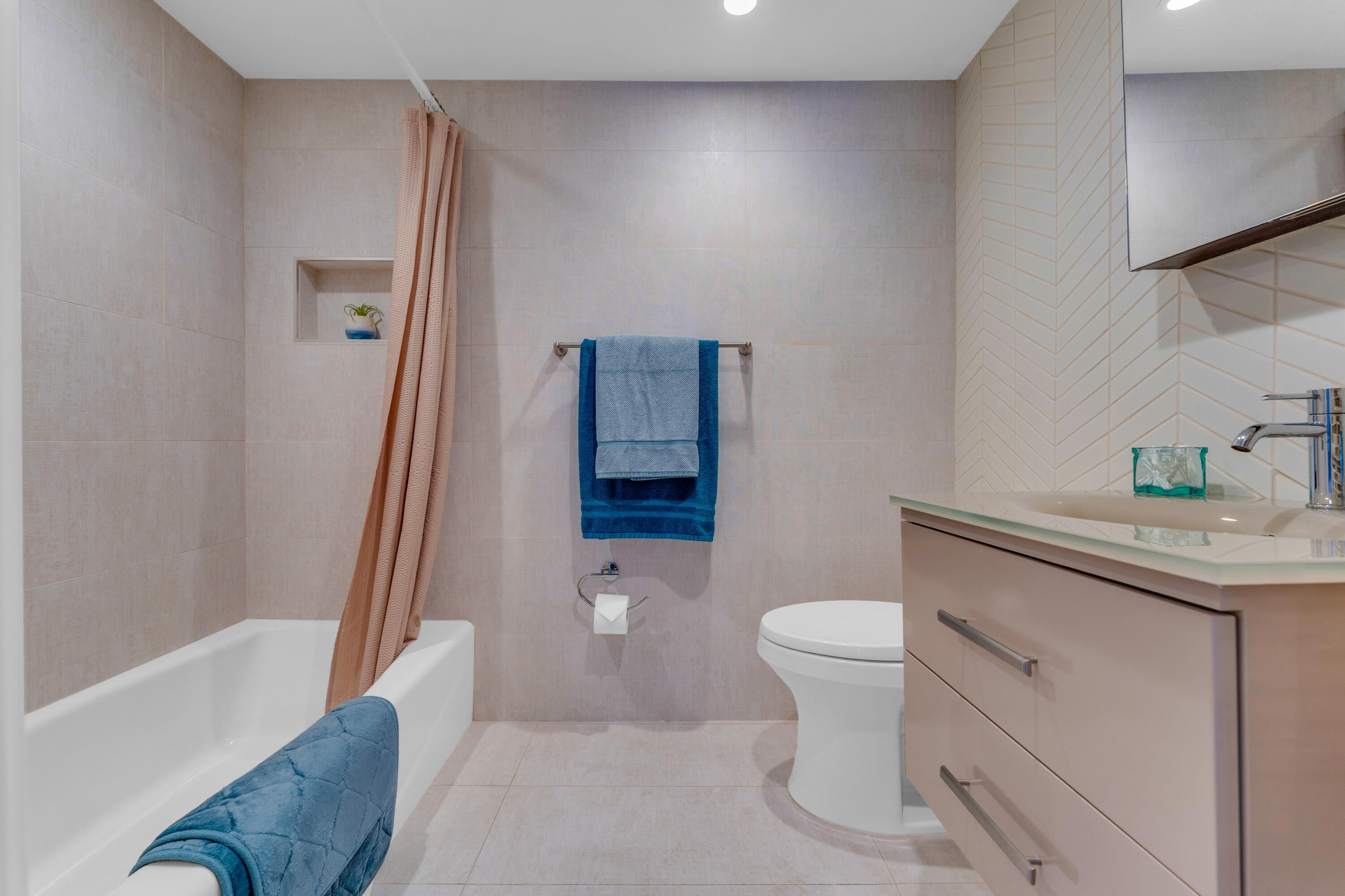 50 SE 12th Street 2260