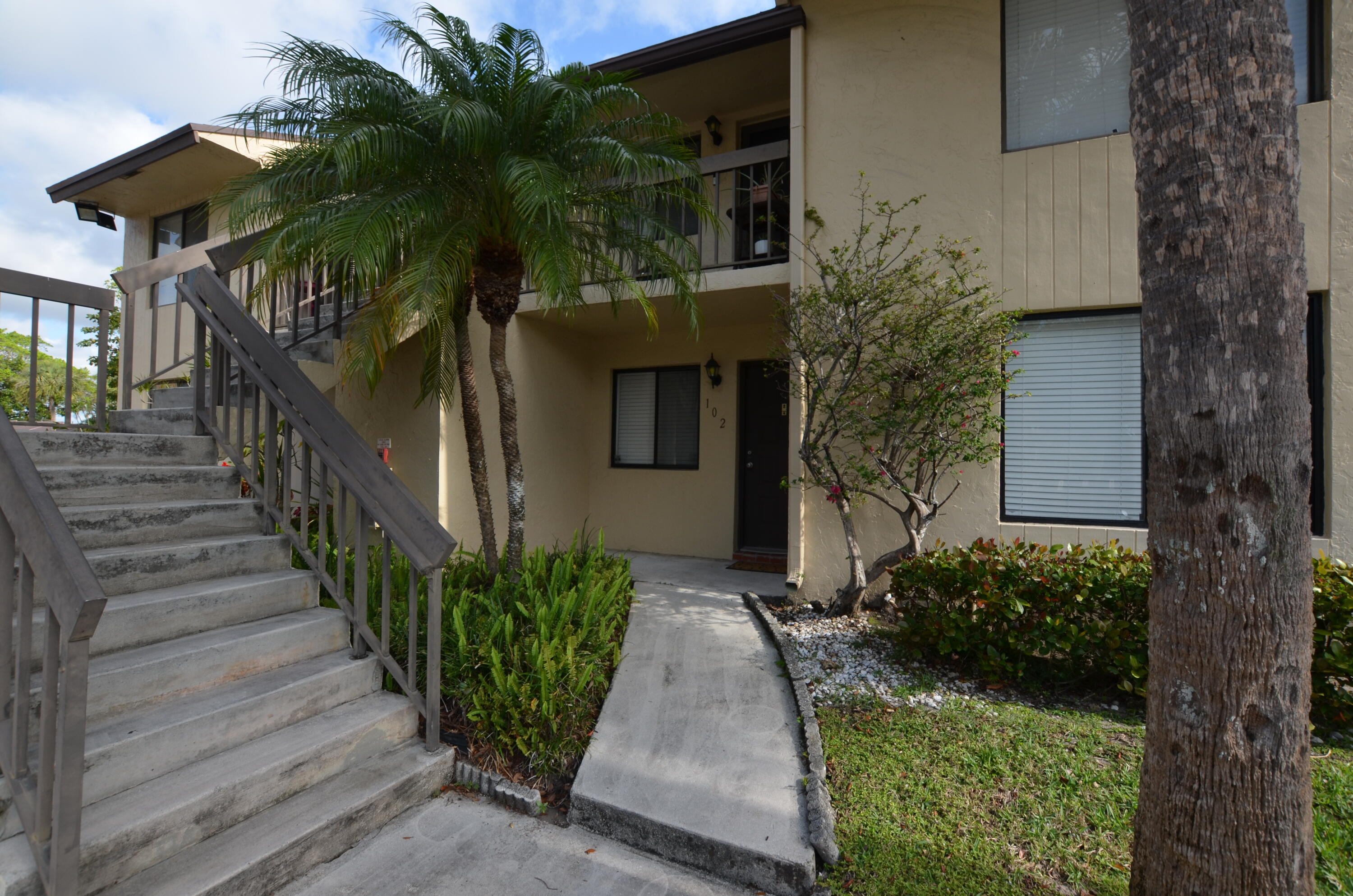 6649 Somerset Drive 102