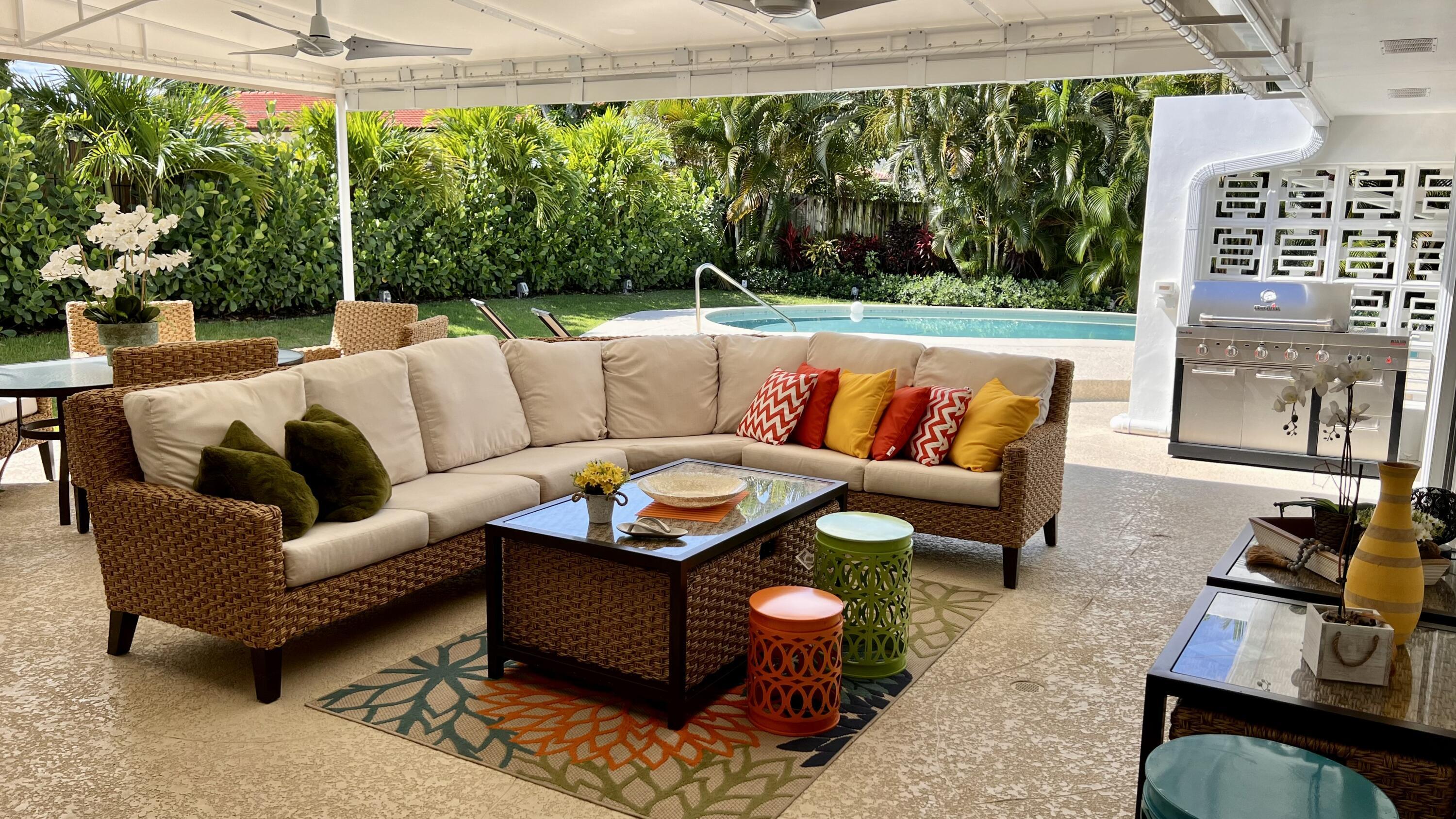 464 NW 11th Street