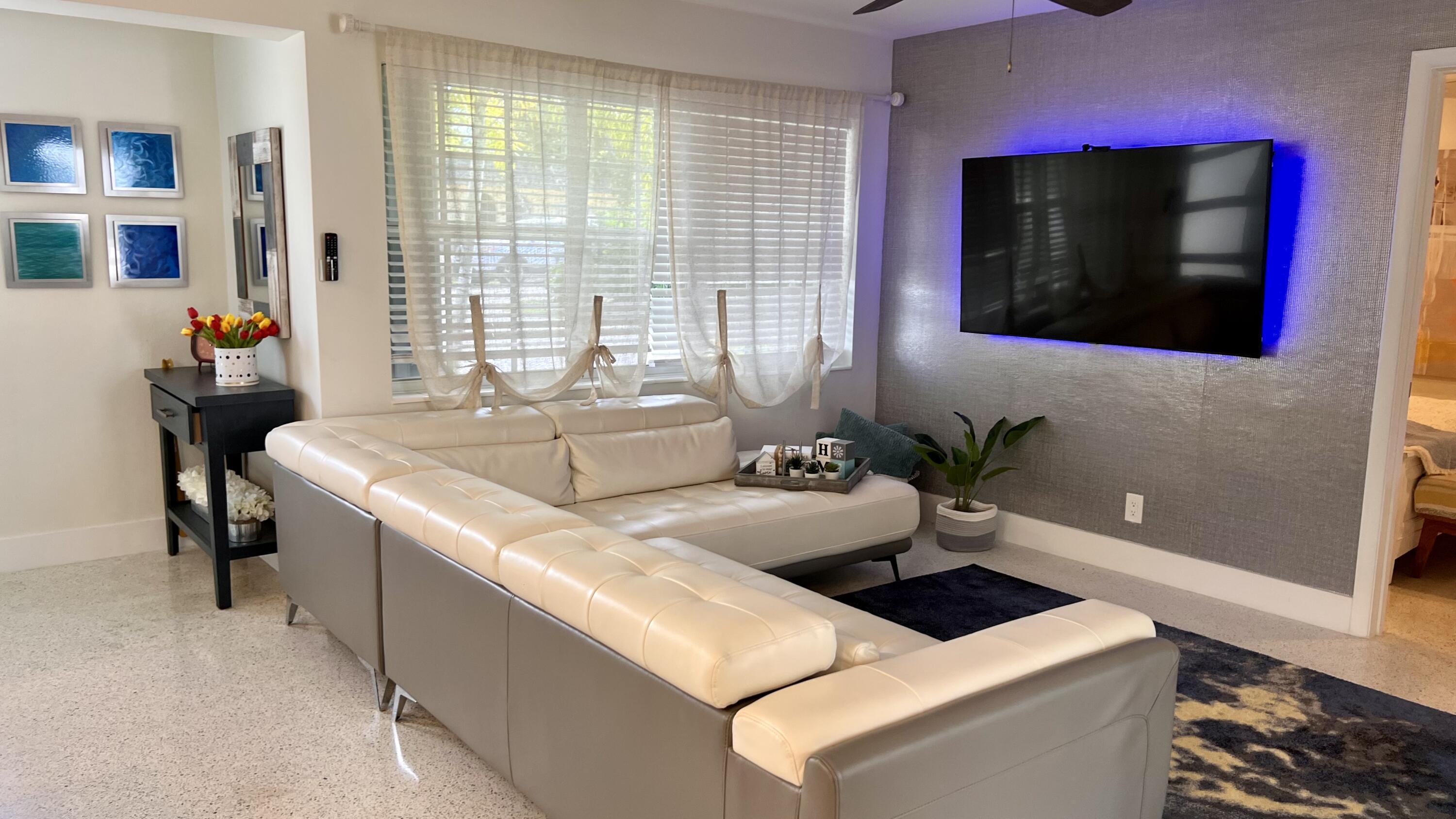 464 NW 11th Street