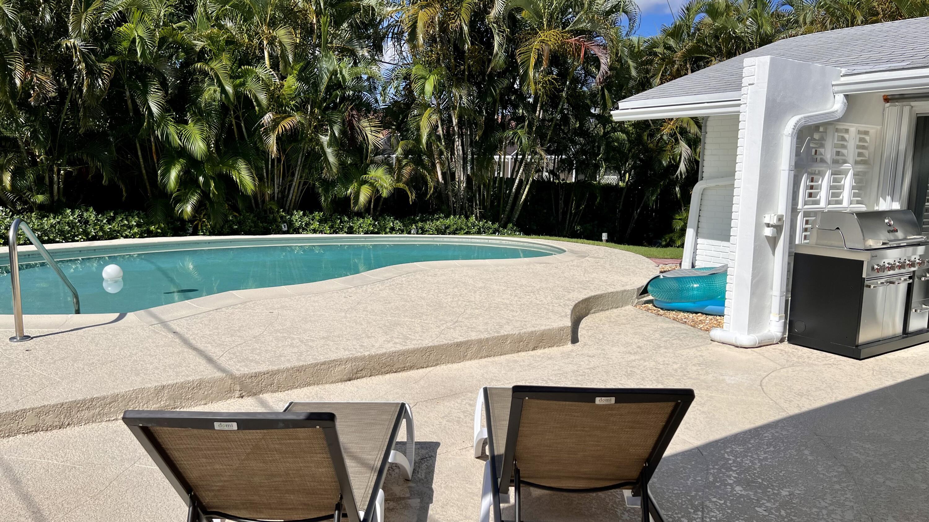 464 NW 11th Street