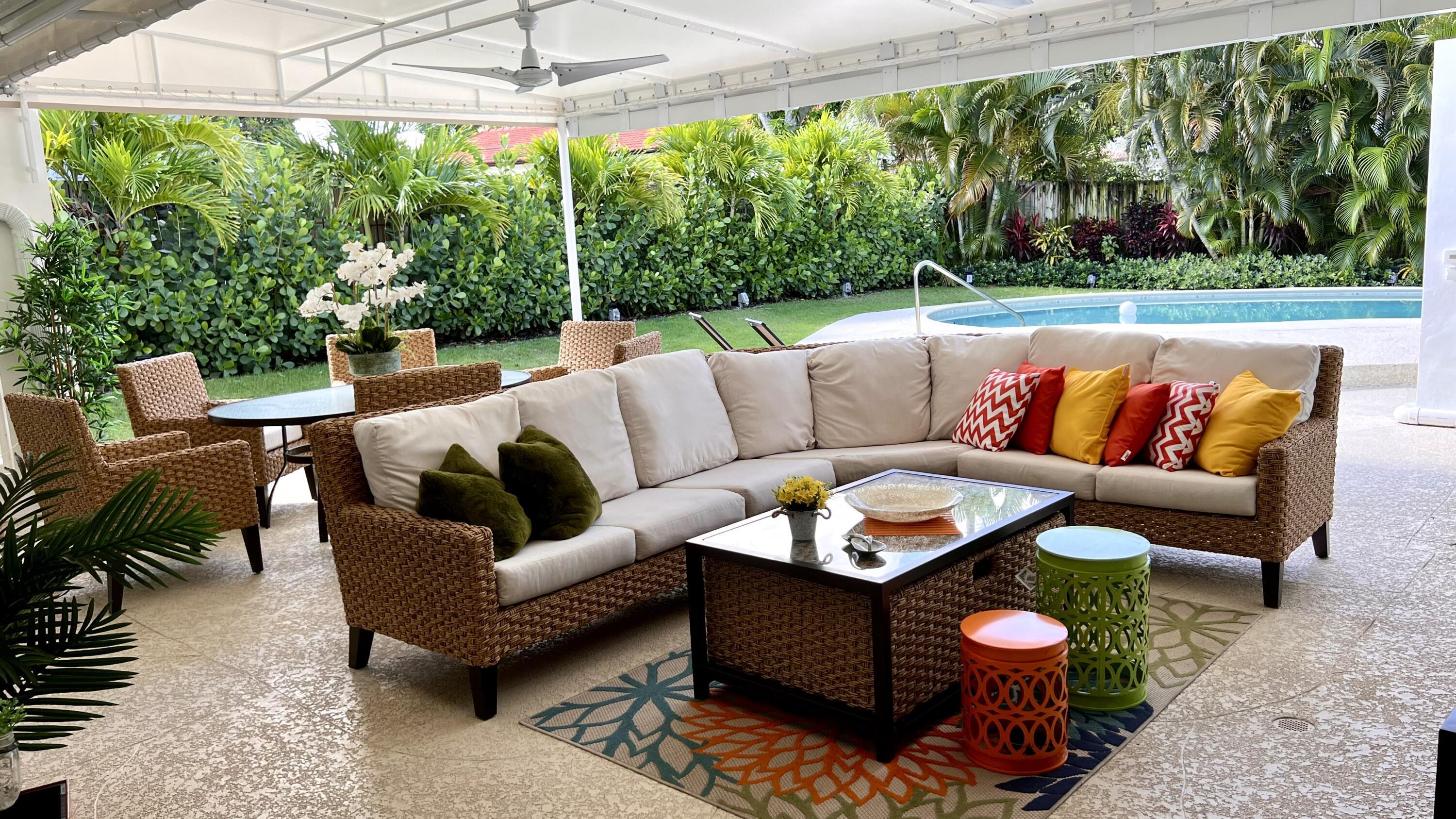 464 NW 11th Street