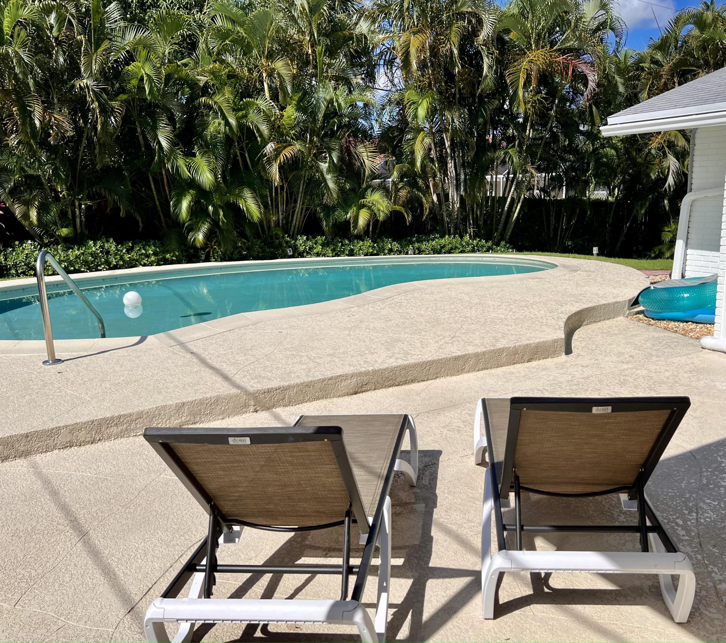 464 NW 11th Street