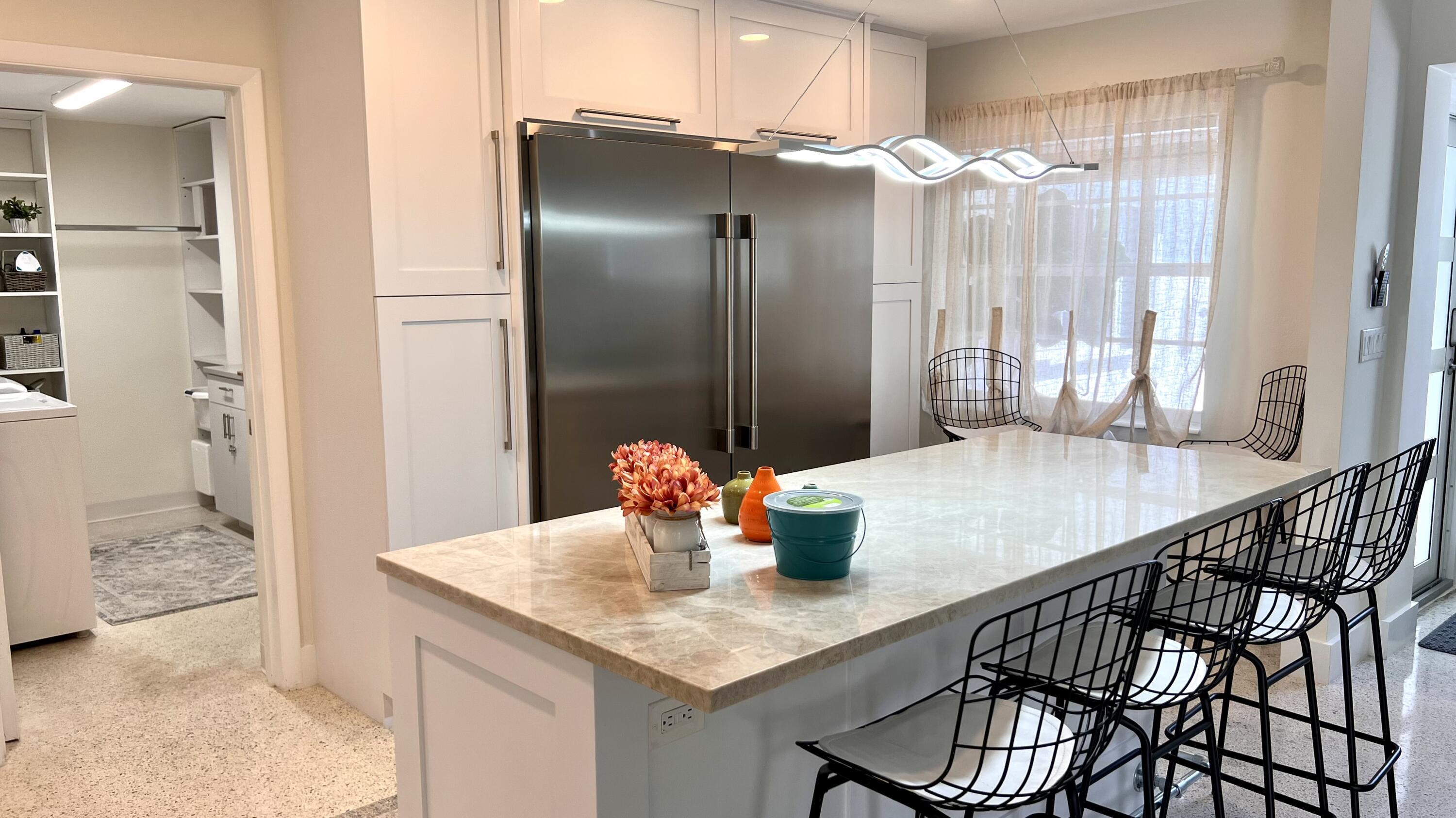 464 NW 11th Street