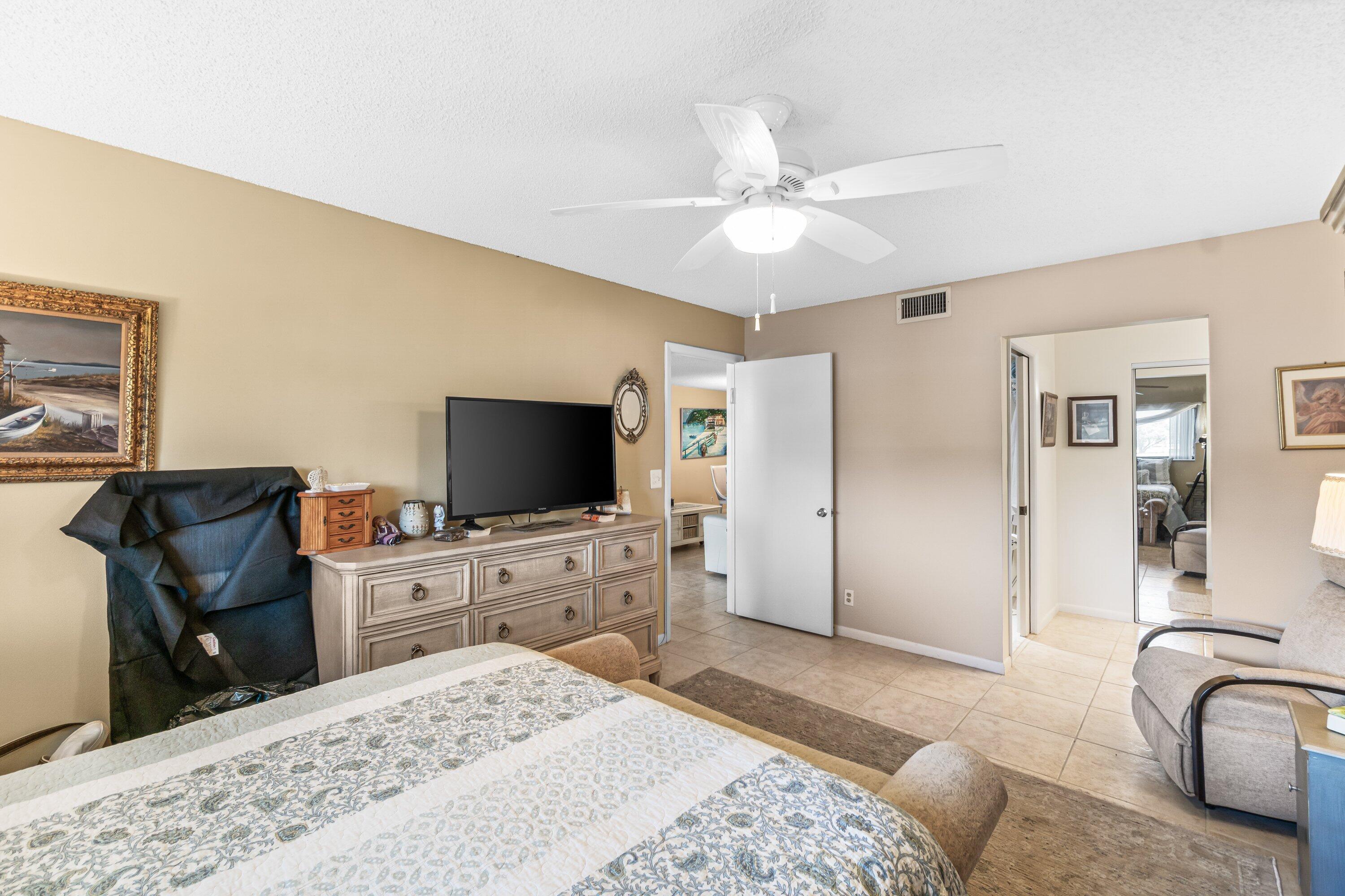 5550 Witney Drive 102