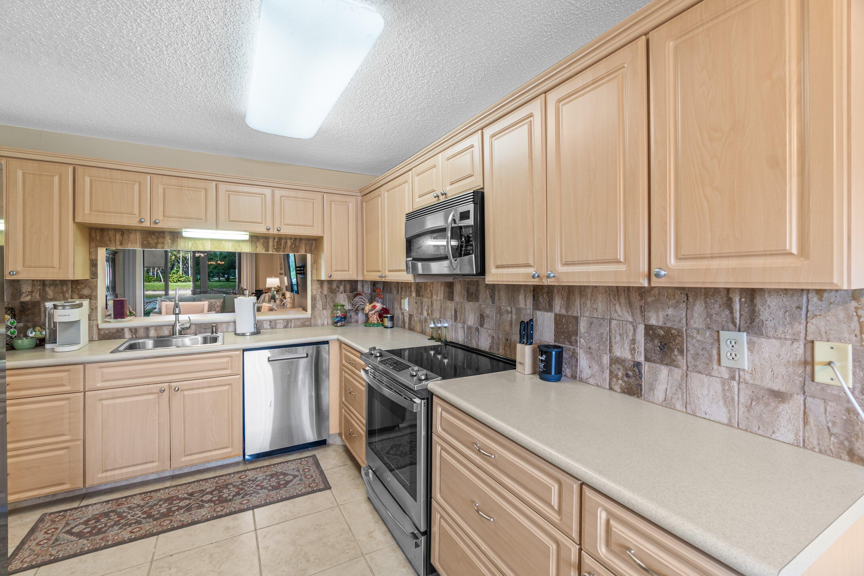 5550 Witney Drive 102