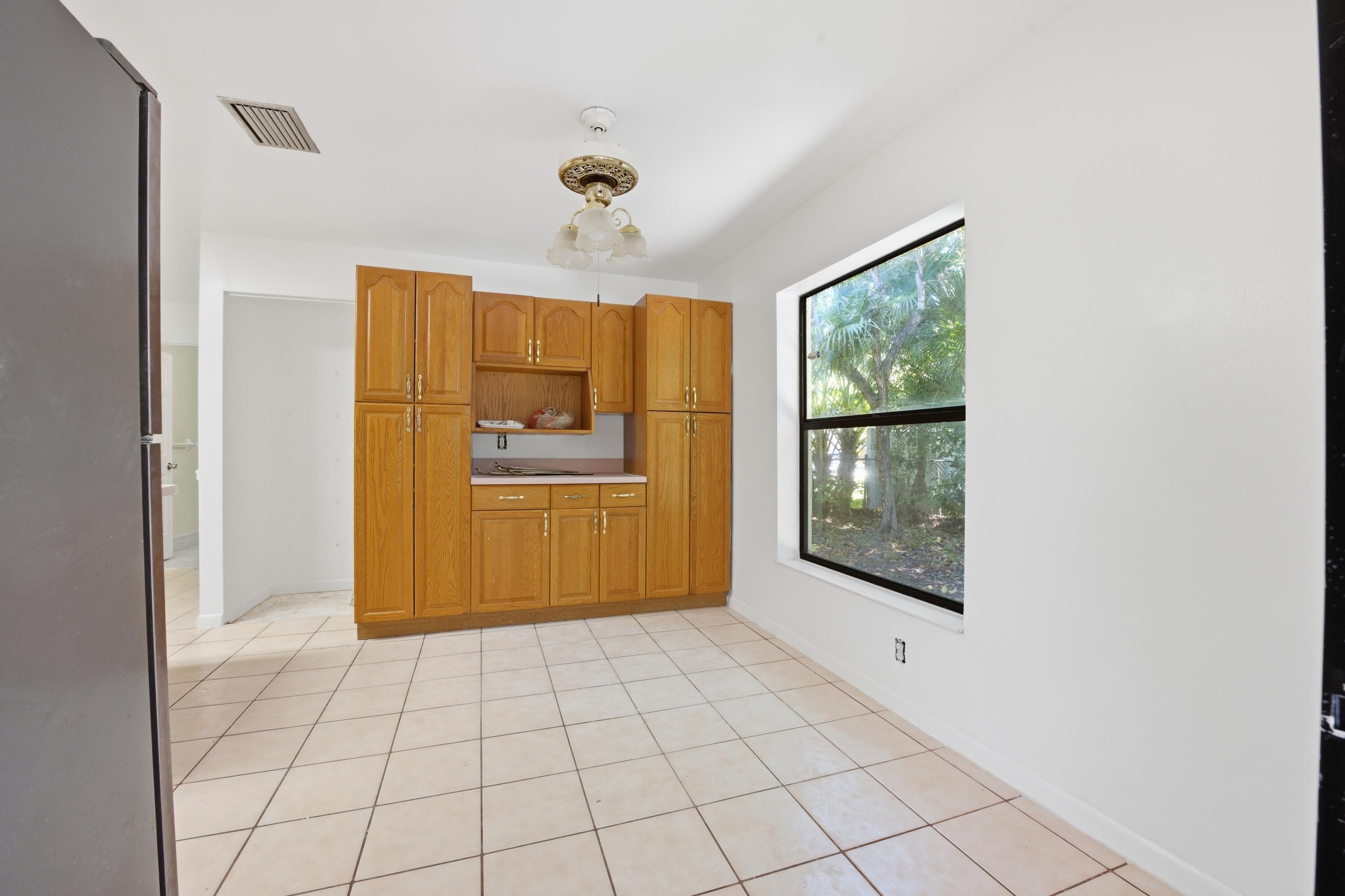 2260 NW 40th Terrace