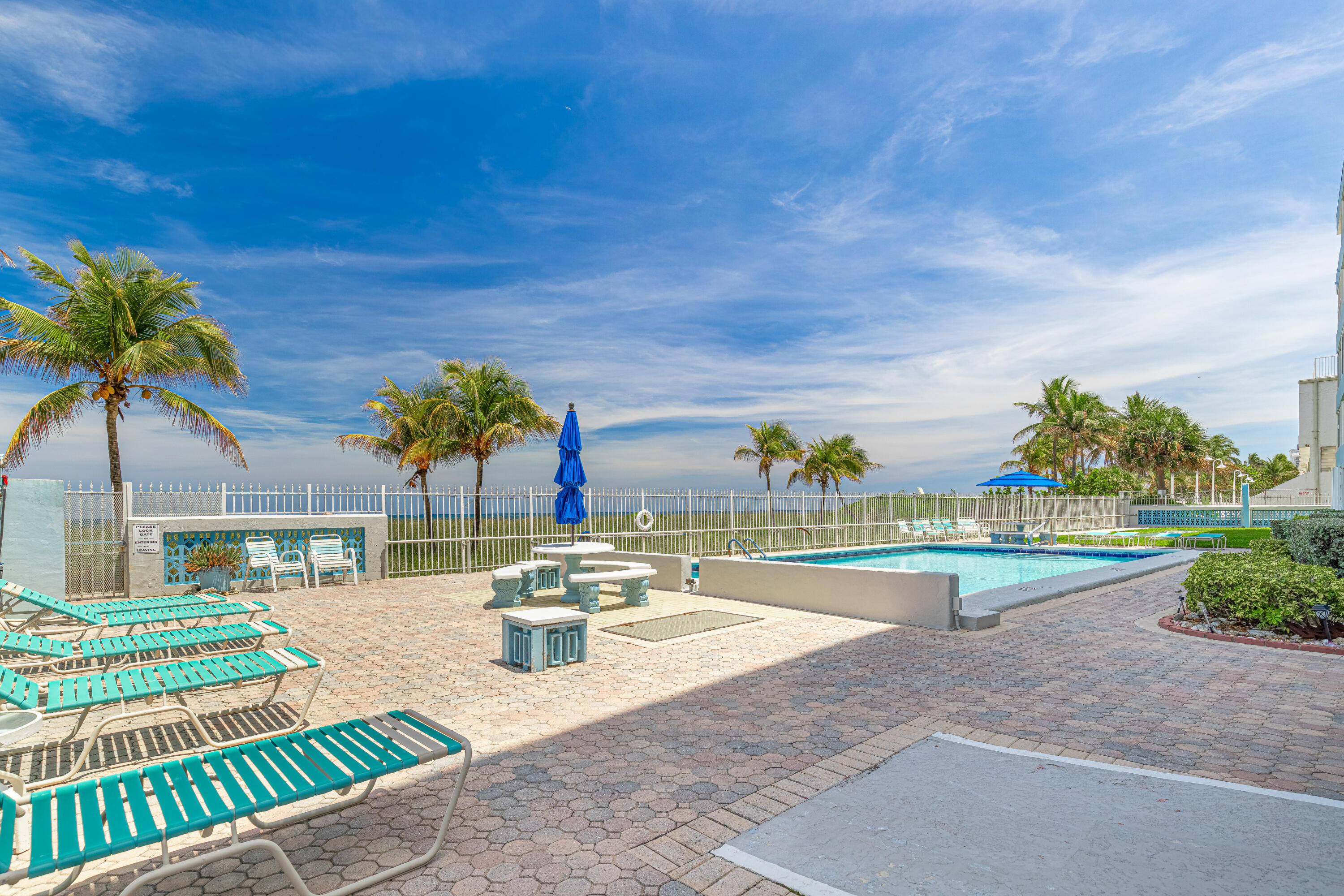 8 Briny Avenue 206