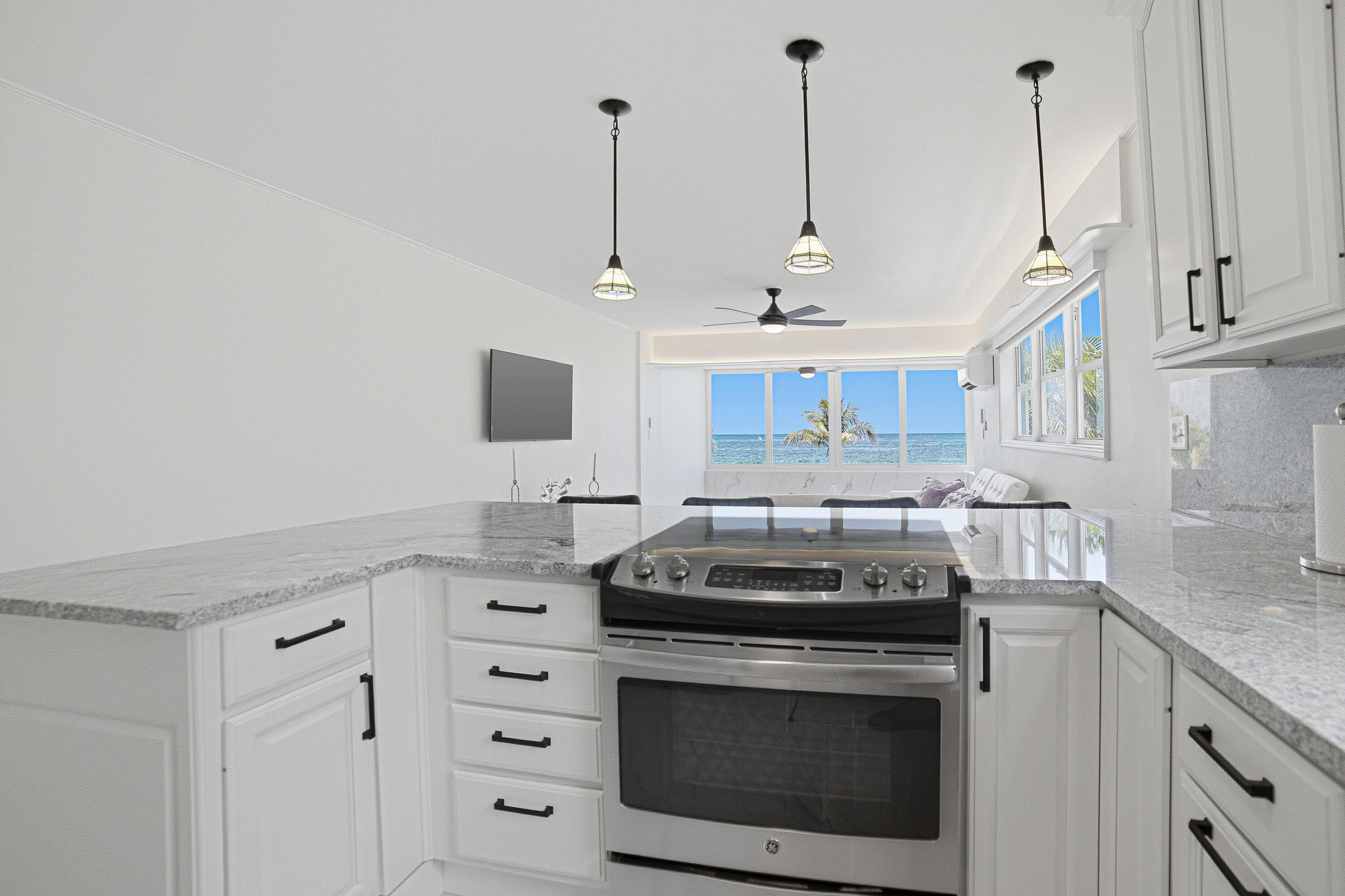 8 Briny Avenue 206