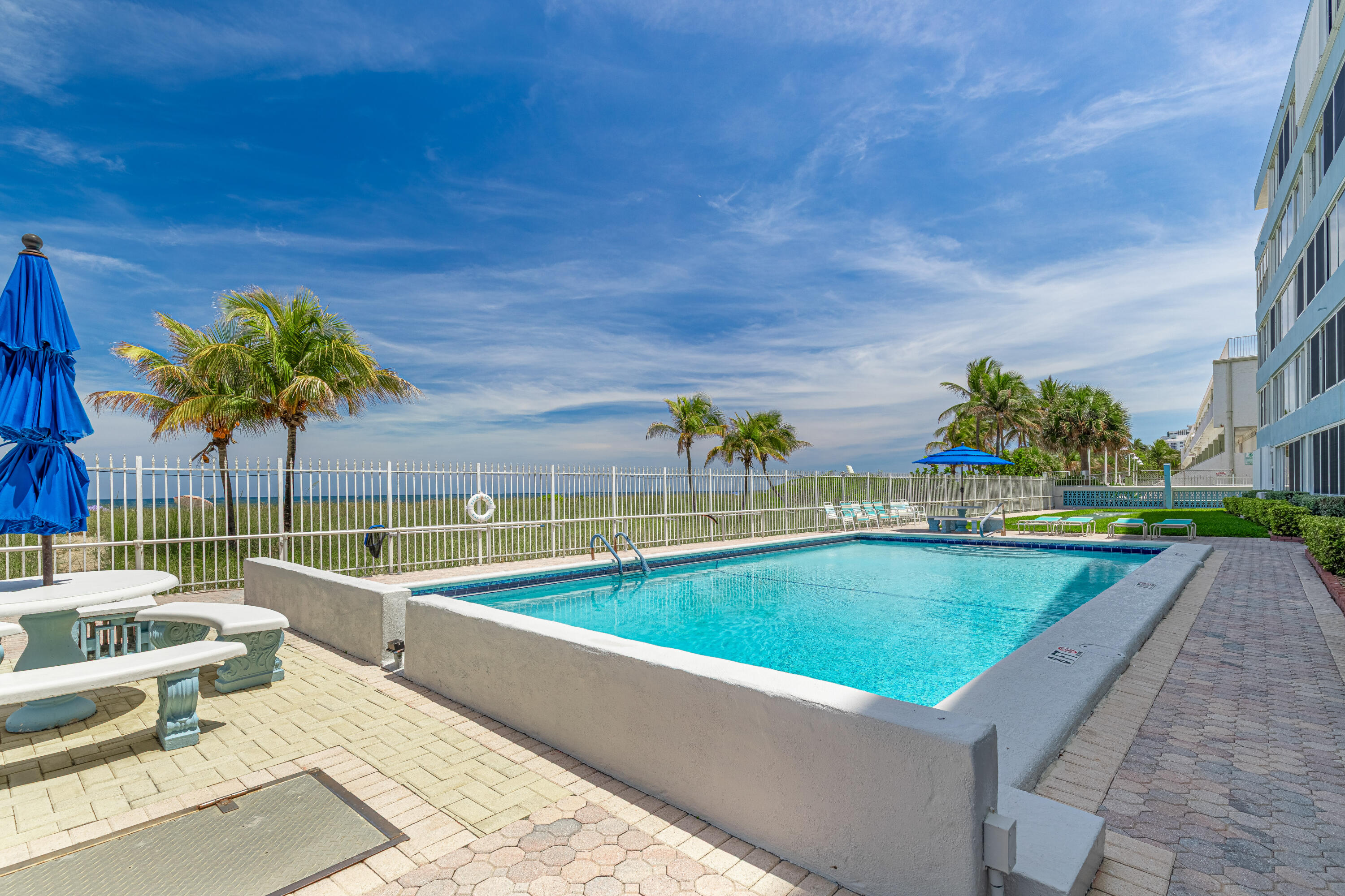8 Briny Avenue 206