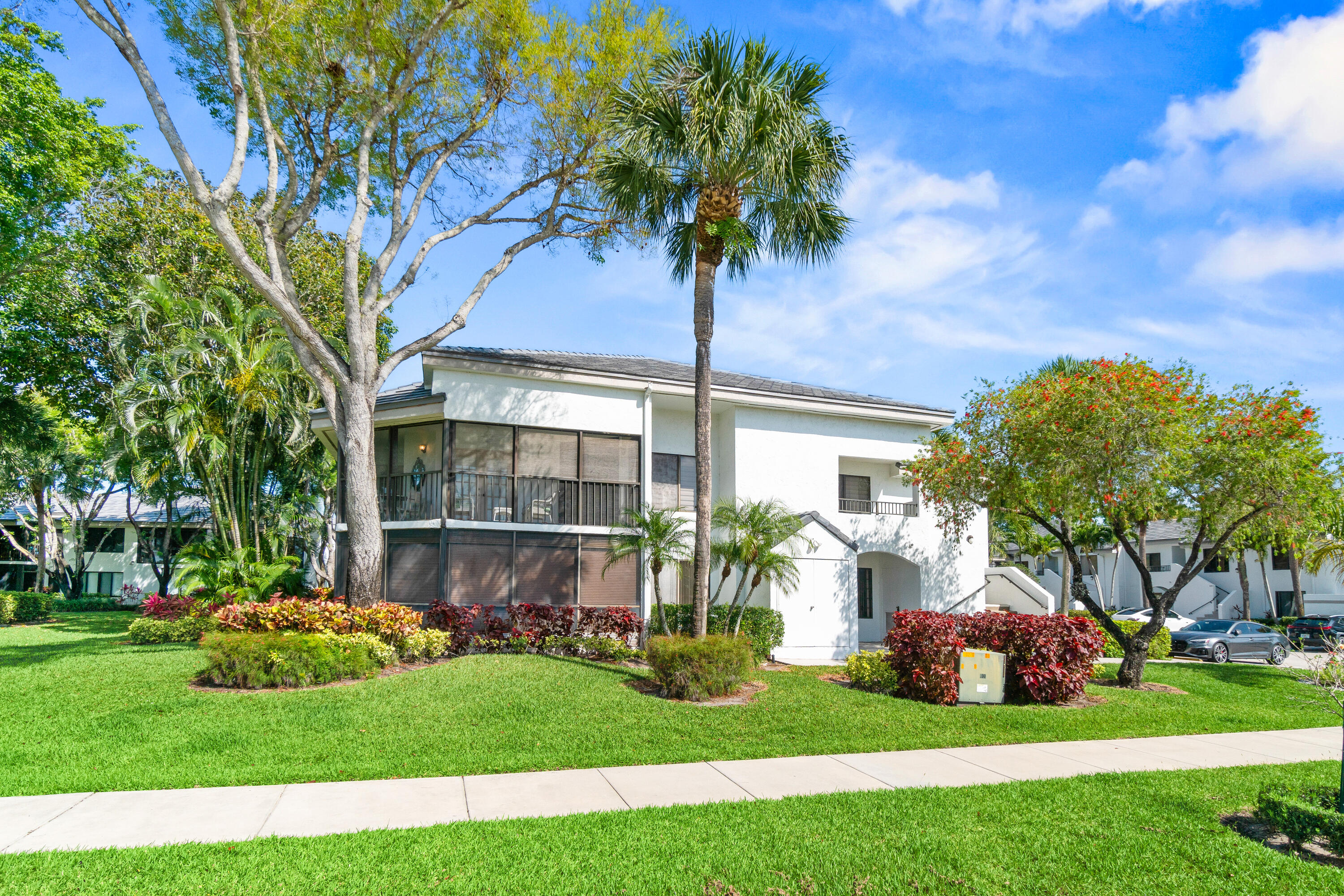 7533 Glendevon Lane 905