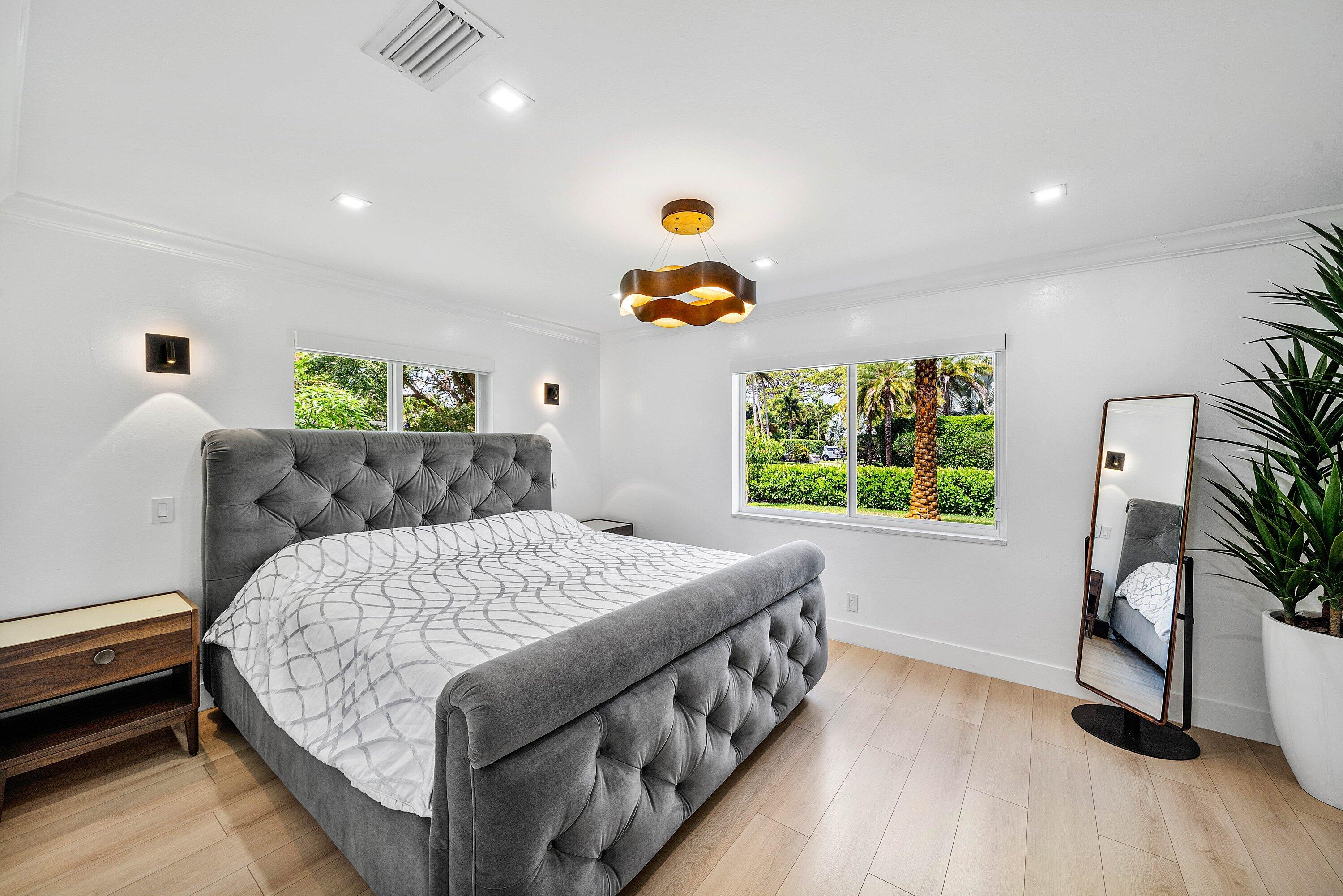 2866 SW 8th Street