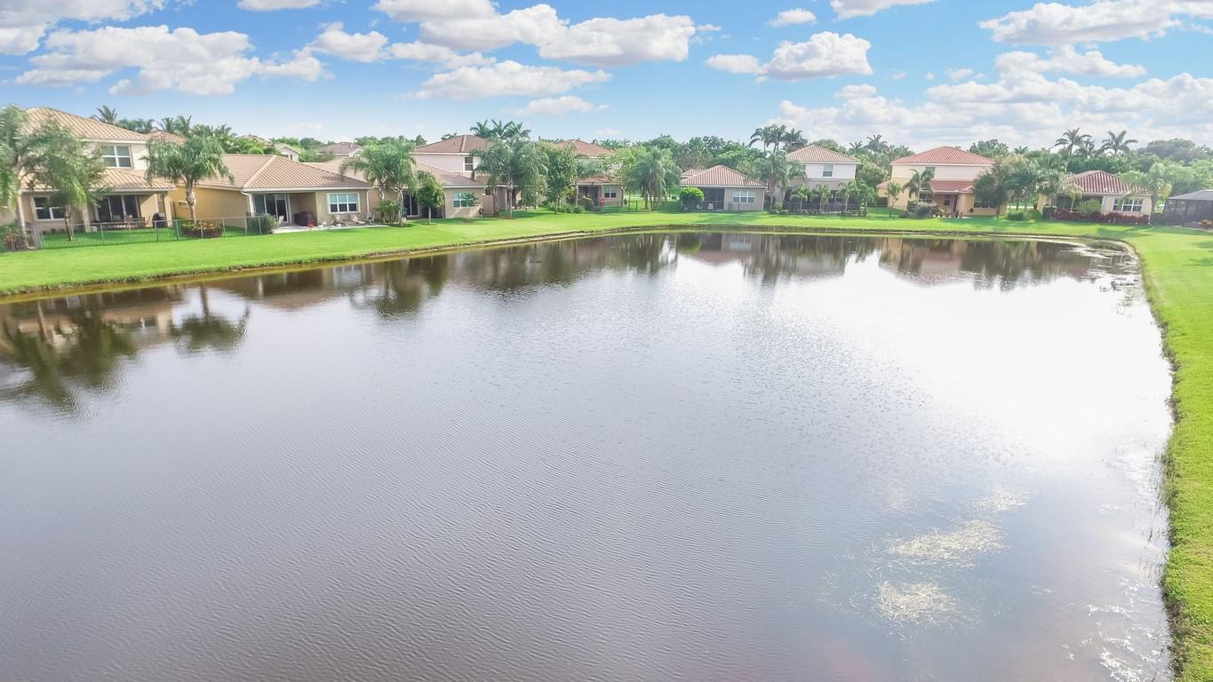 8268 Calabria Lakes Drive