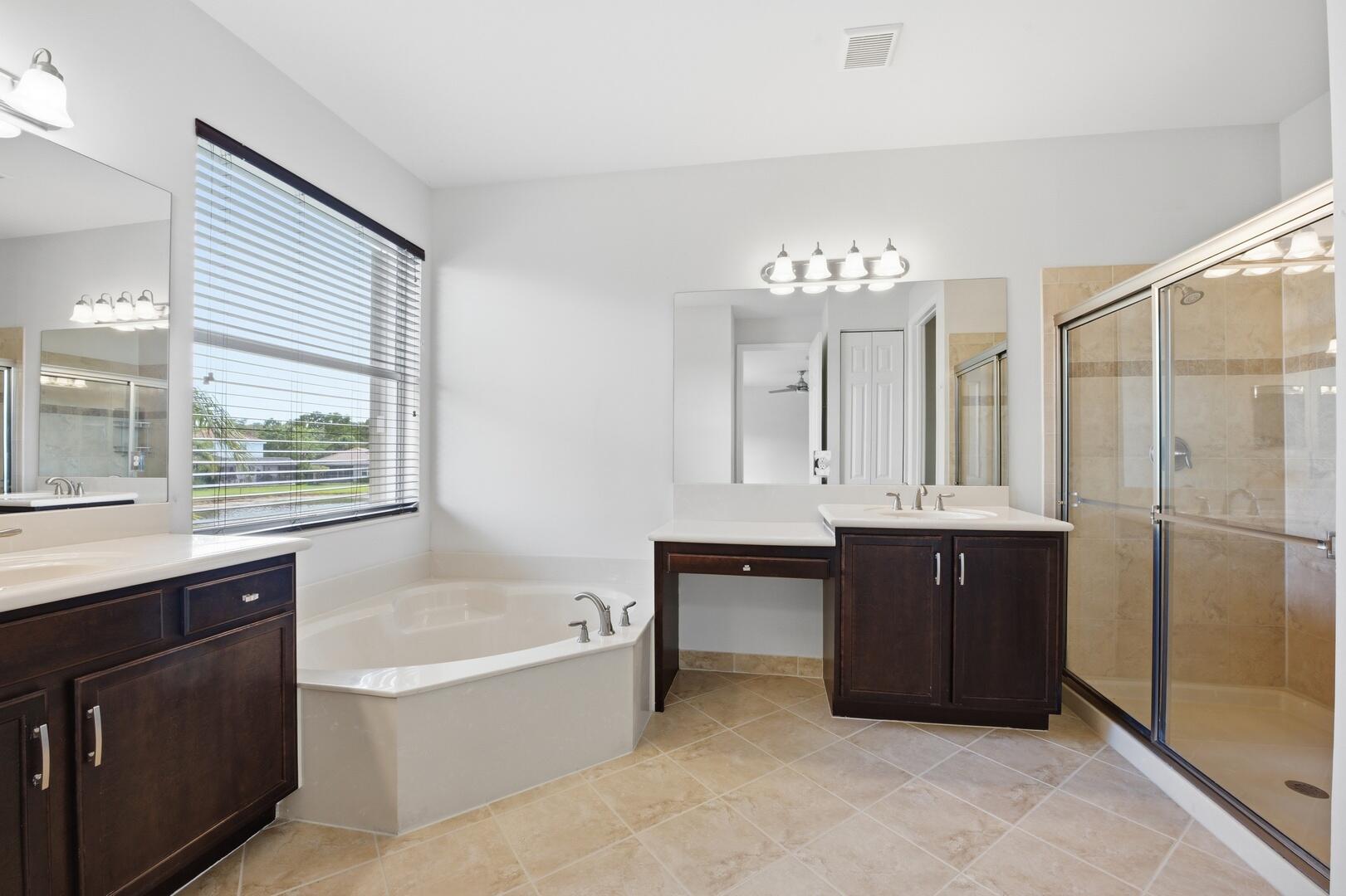 8268 Calabria Lakes Drive