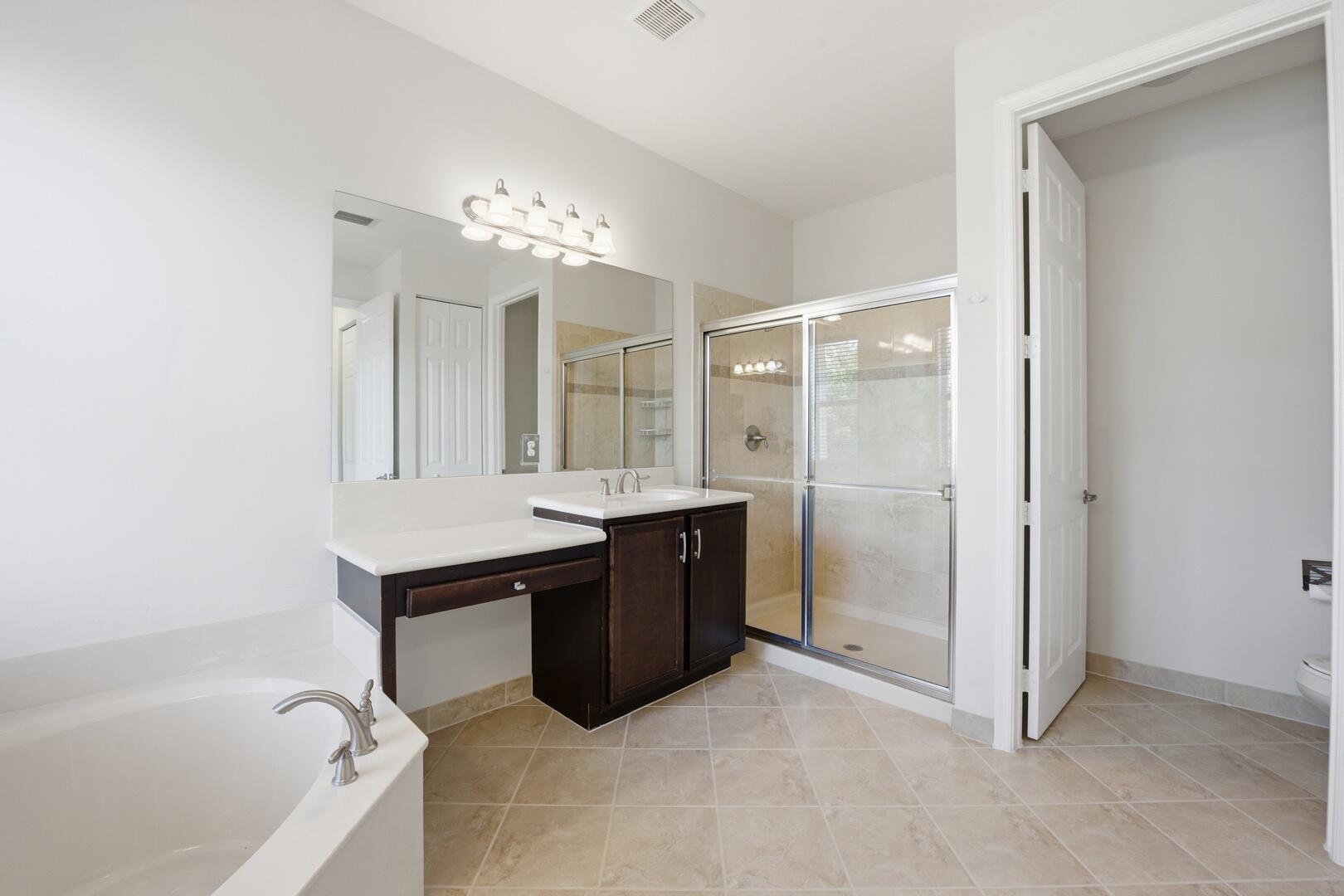 8268 Calabria Lakes Drive