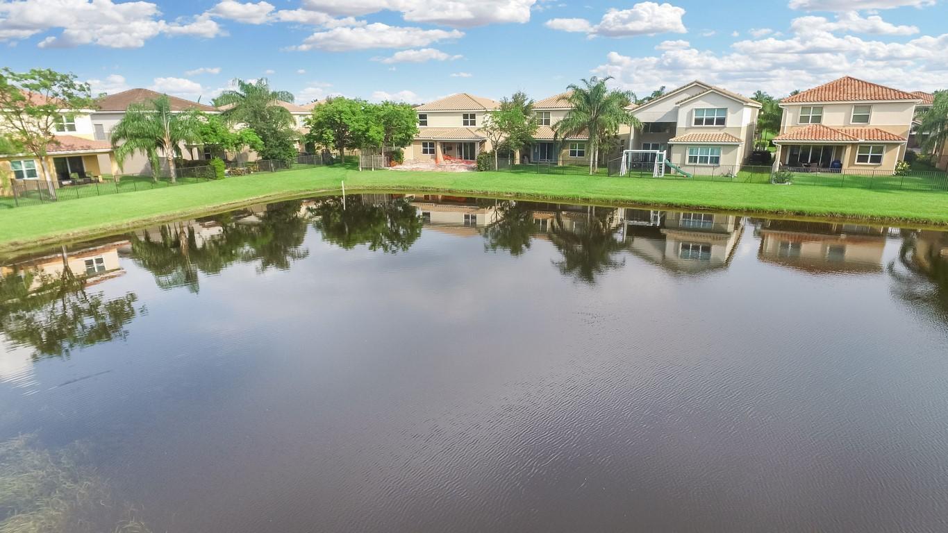 8268 Calabria Lakes Drive