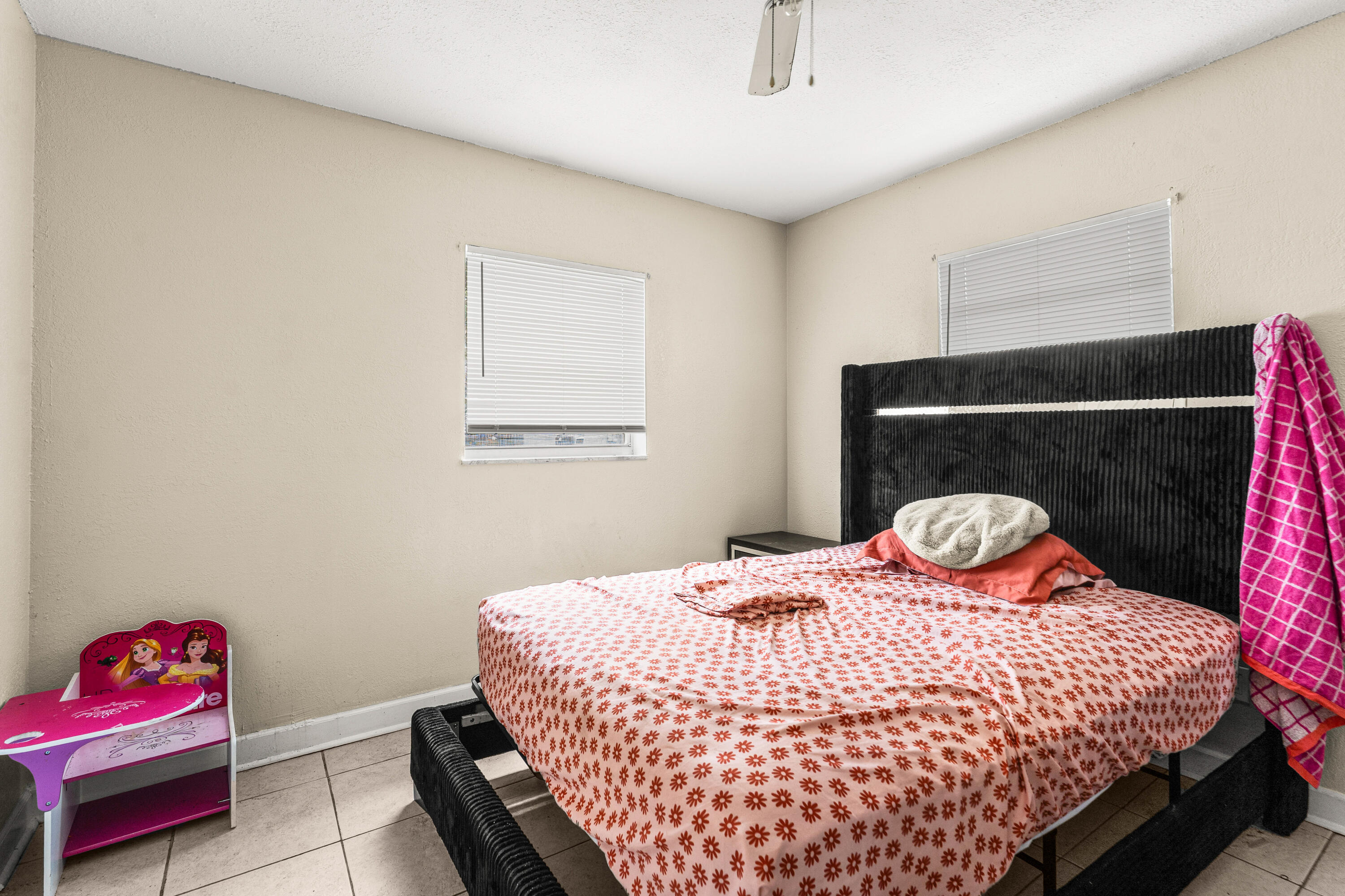 1205 Ave K