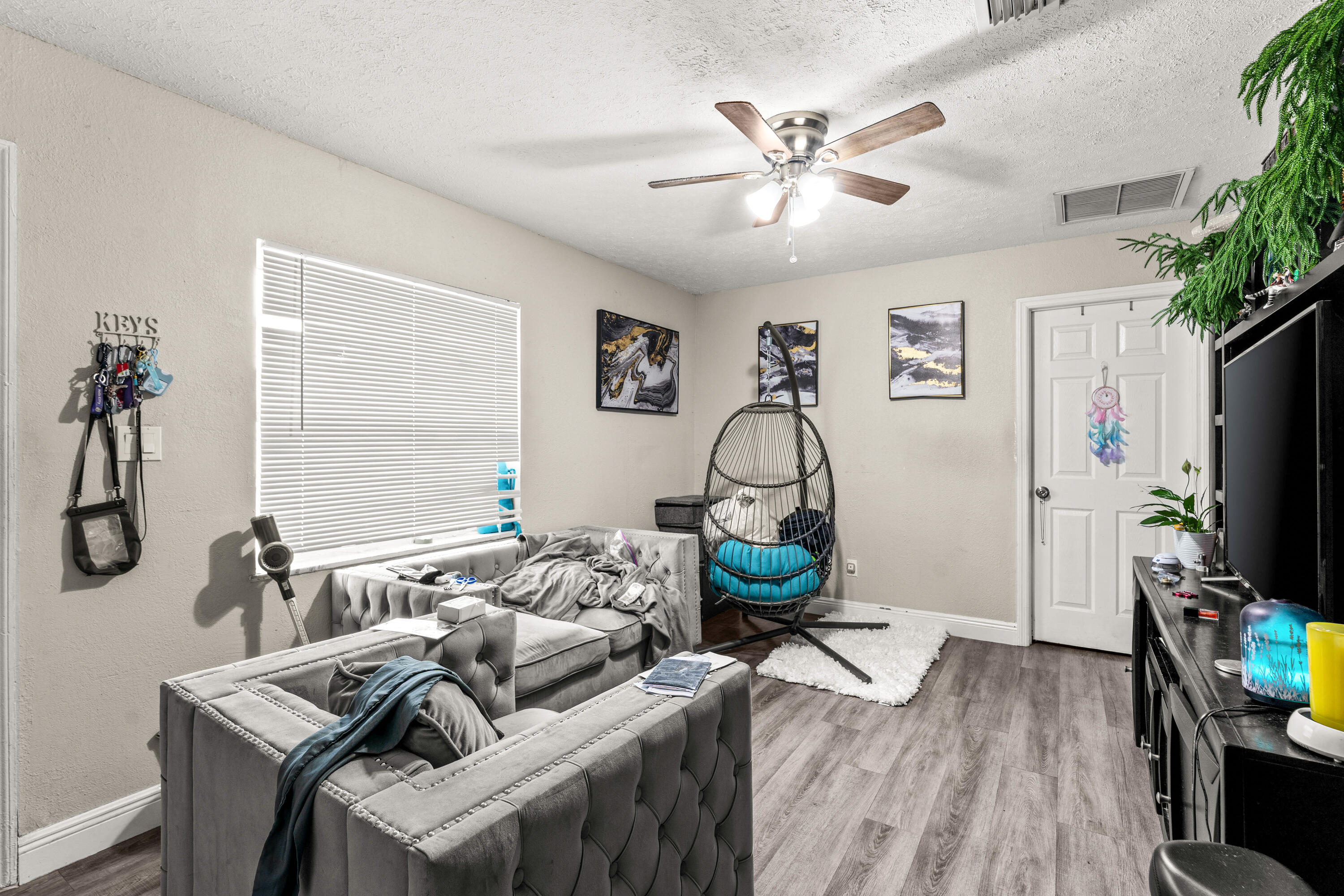 1205 Ave K
