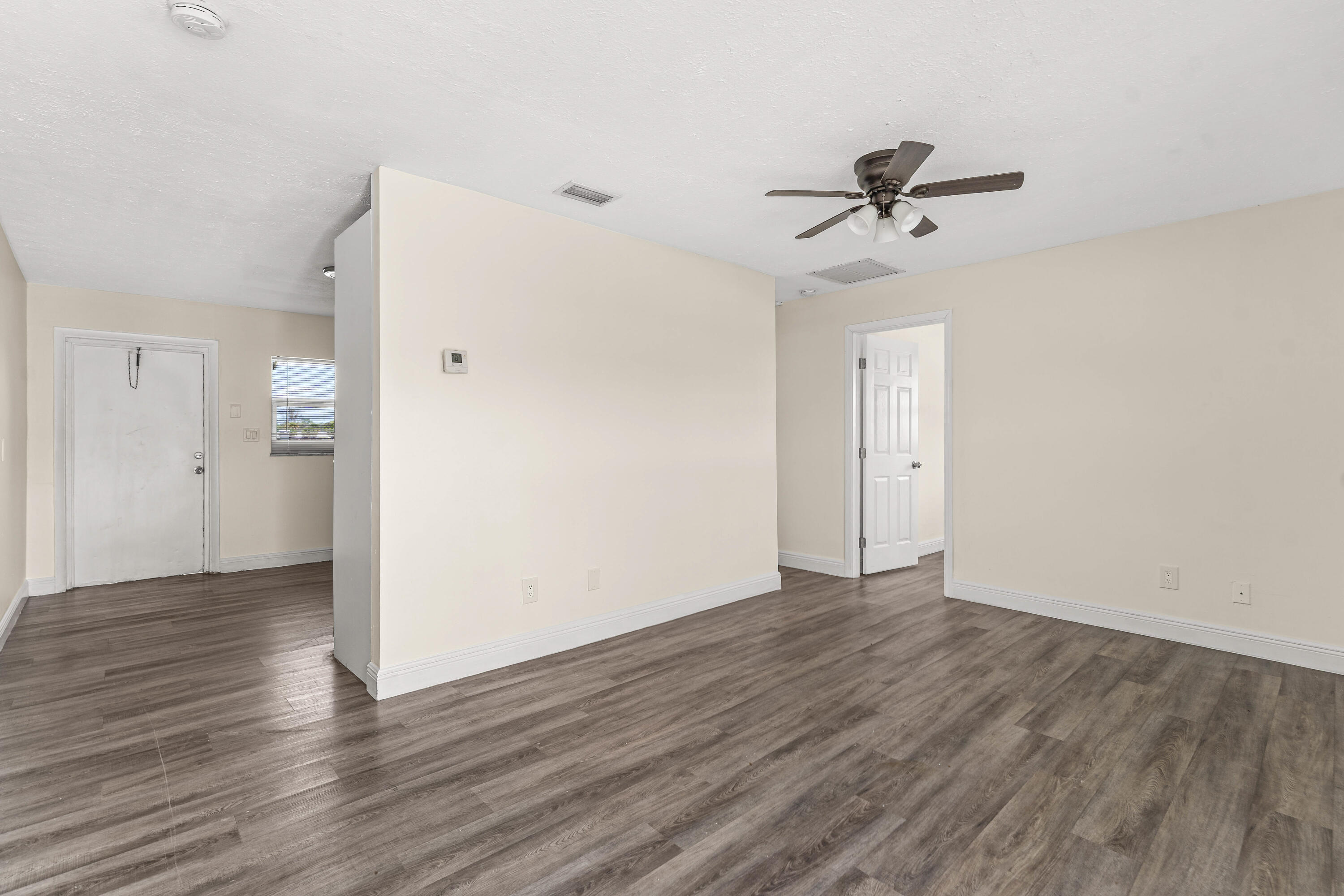 1205 Ave K