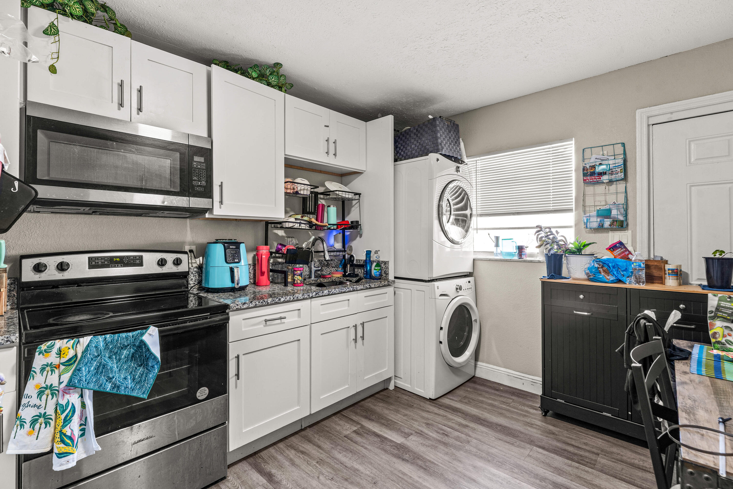1205 Ave K