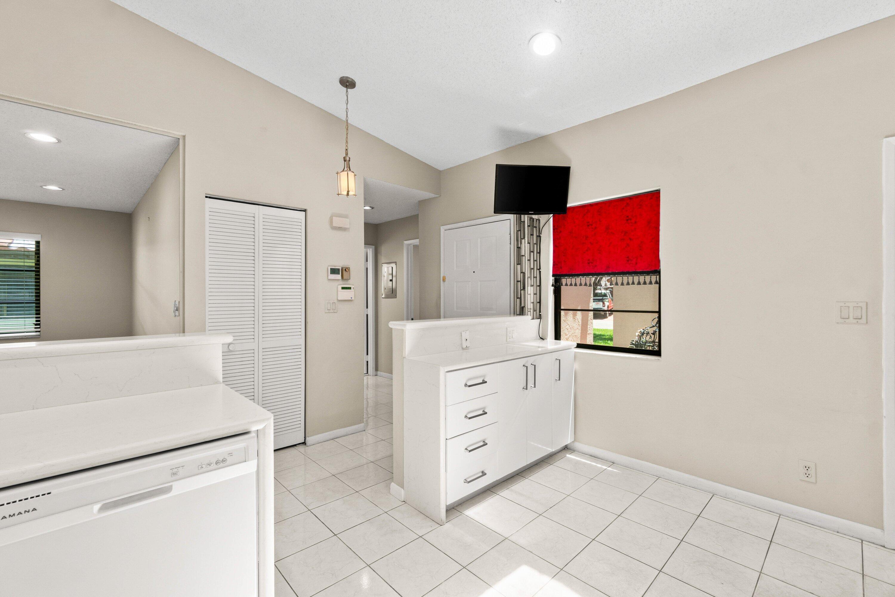 6099 Kings Gate Circle