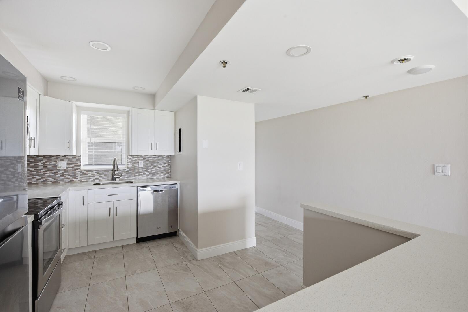 3100 W Rolling Hills Circle 405