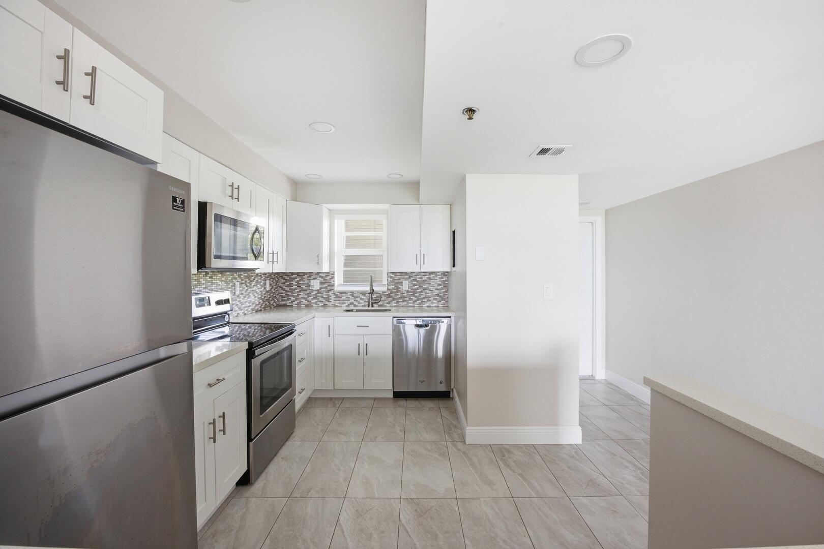 3100 W Rolling Hills Circle 405