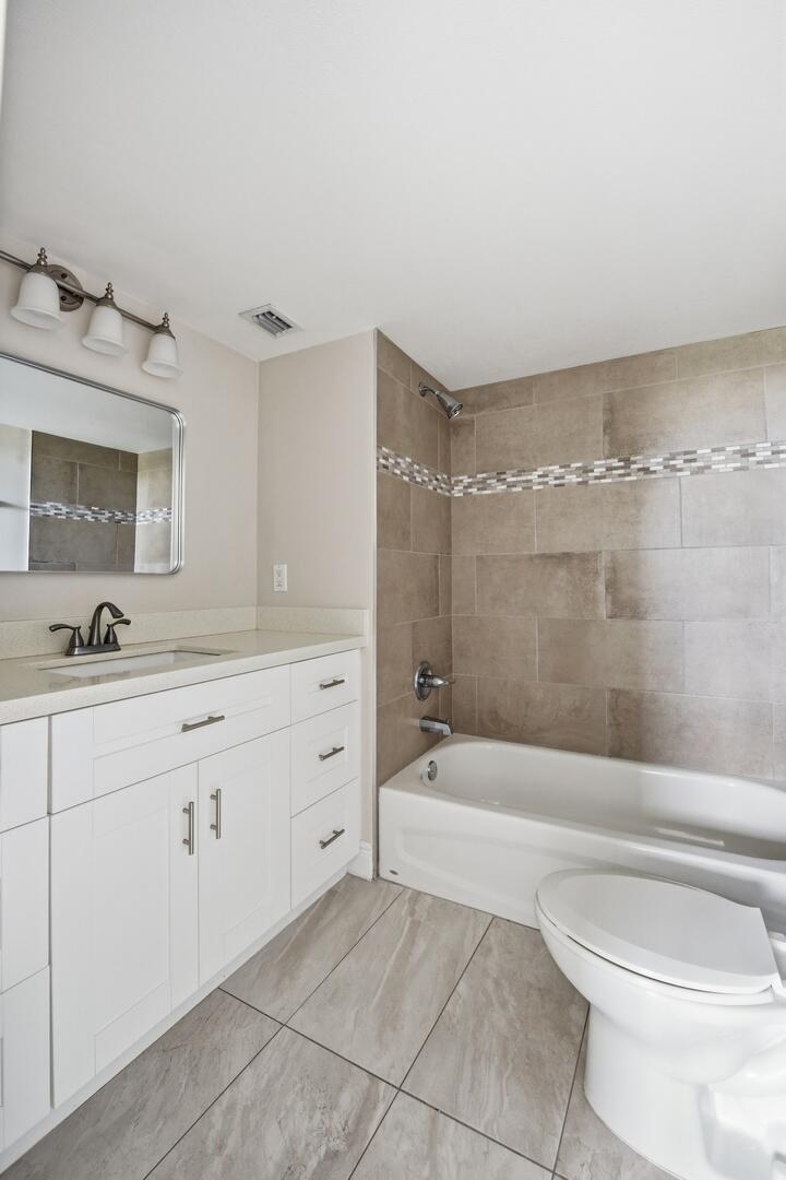 3100 W Rolling Hills Circle 405