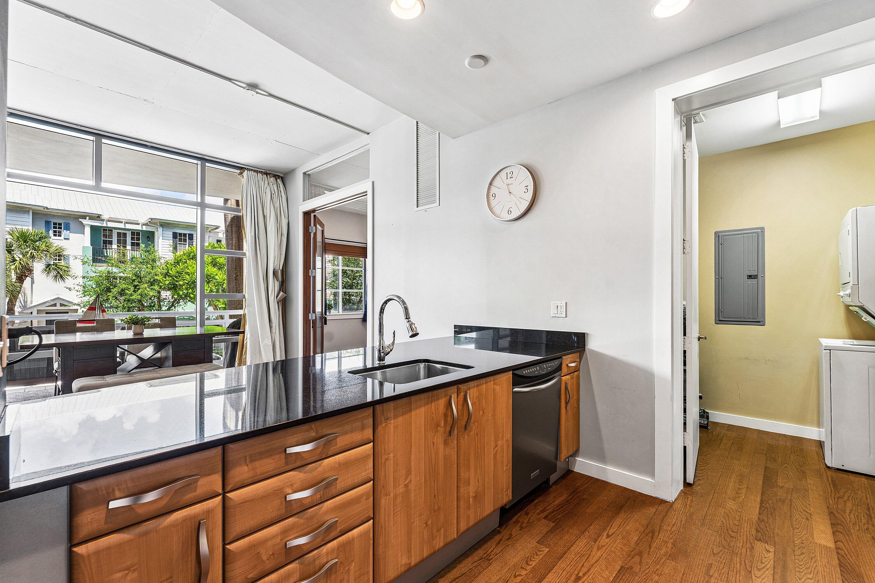 335 SE 6th Avenue