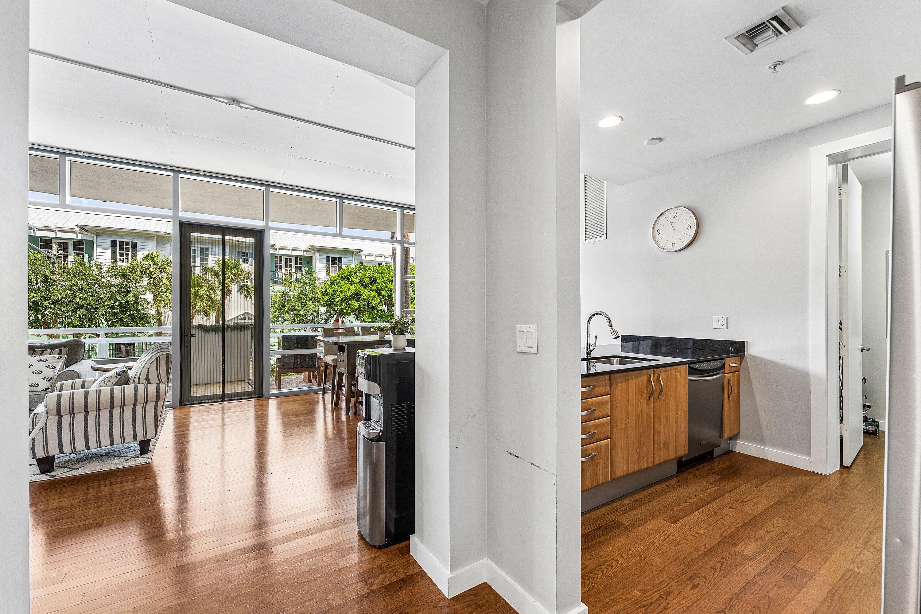 335 SE 6th Avenue