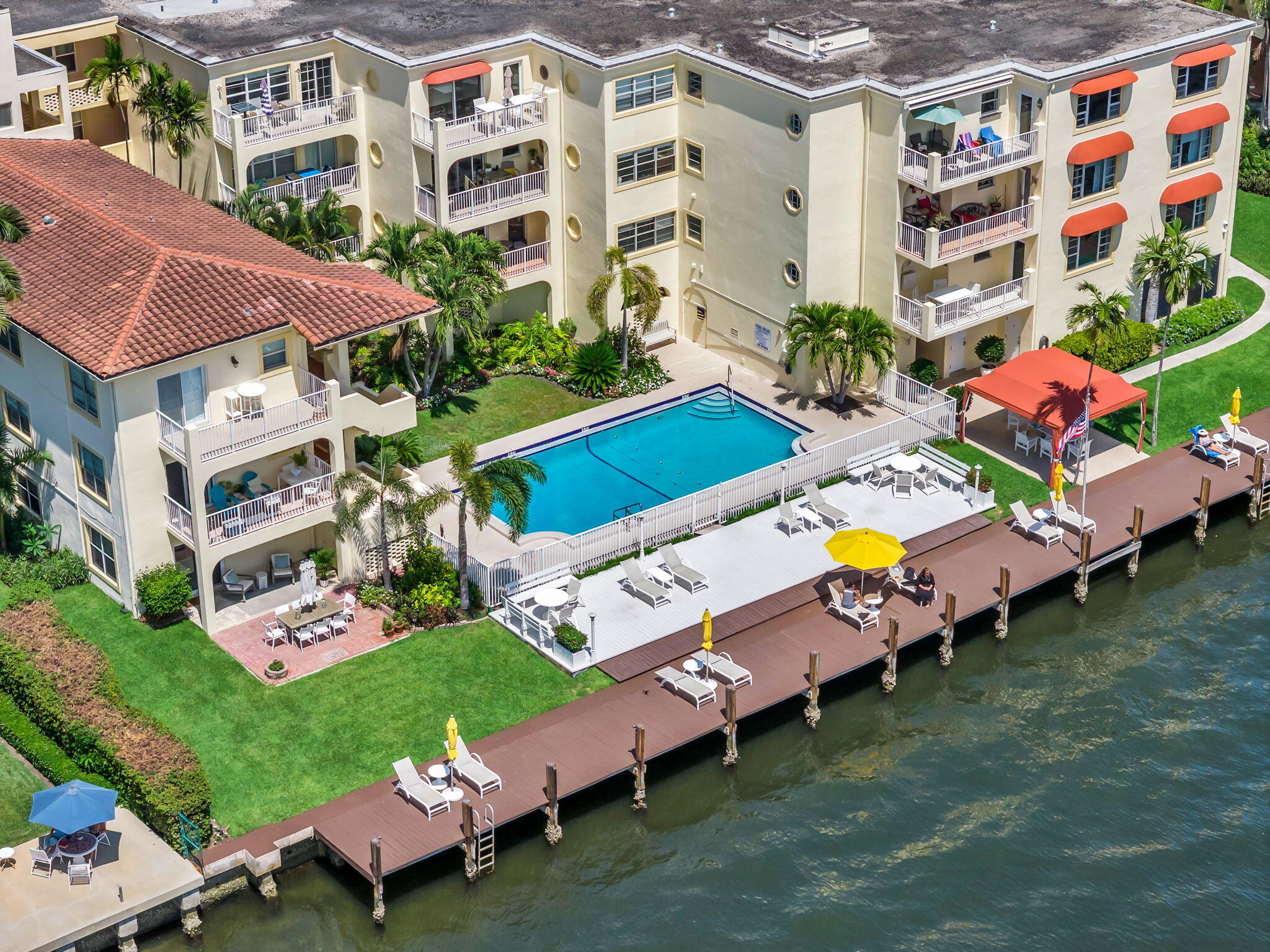 341 N Birch Road Unit 206