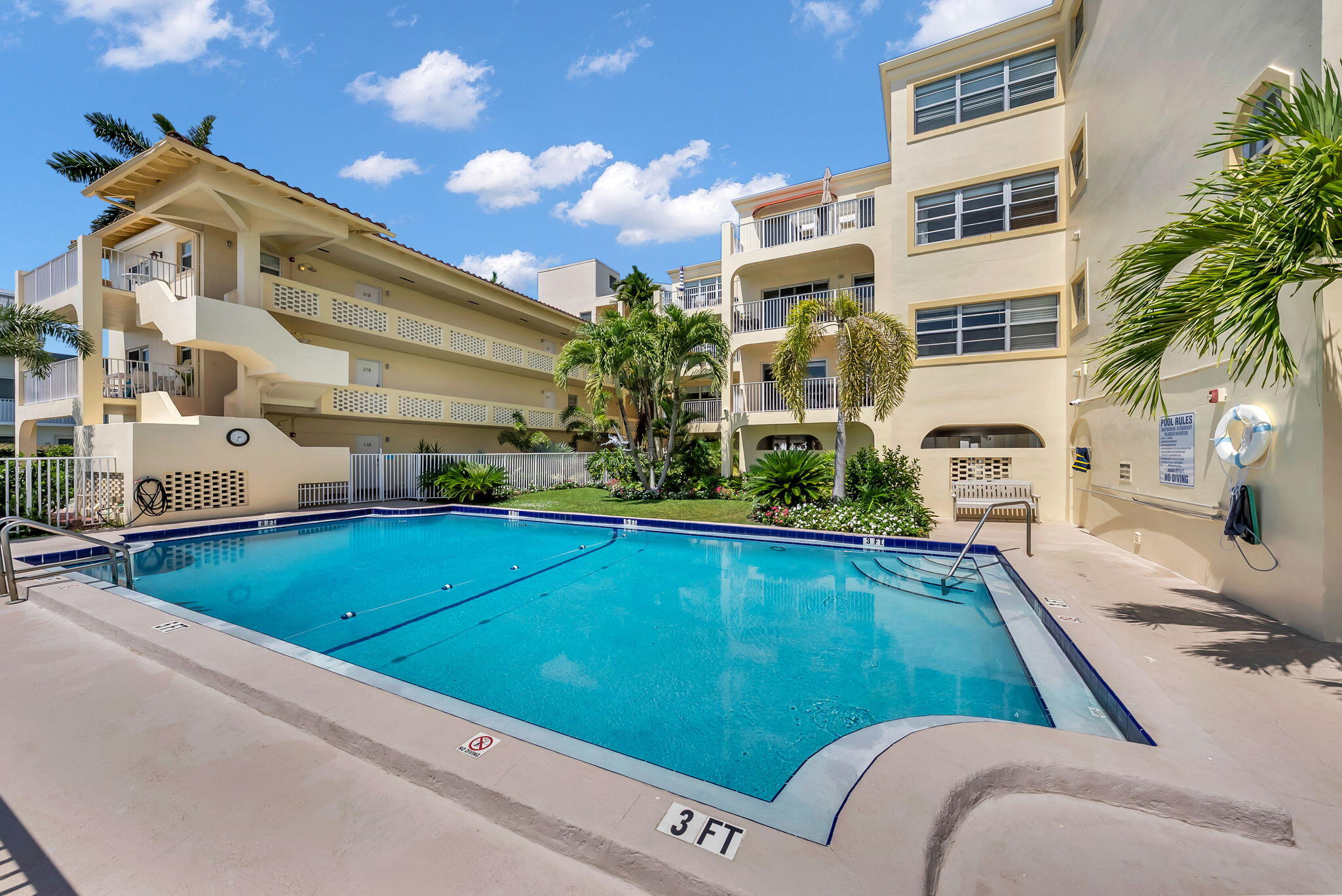 341 N Birch Road Unit 206