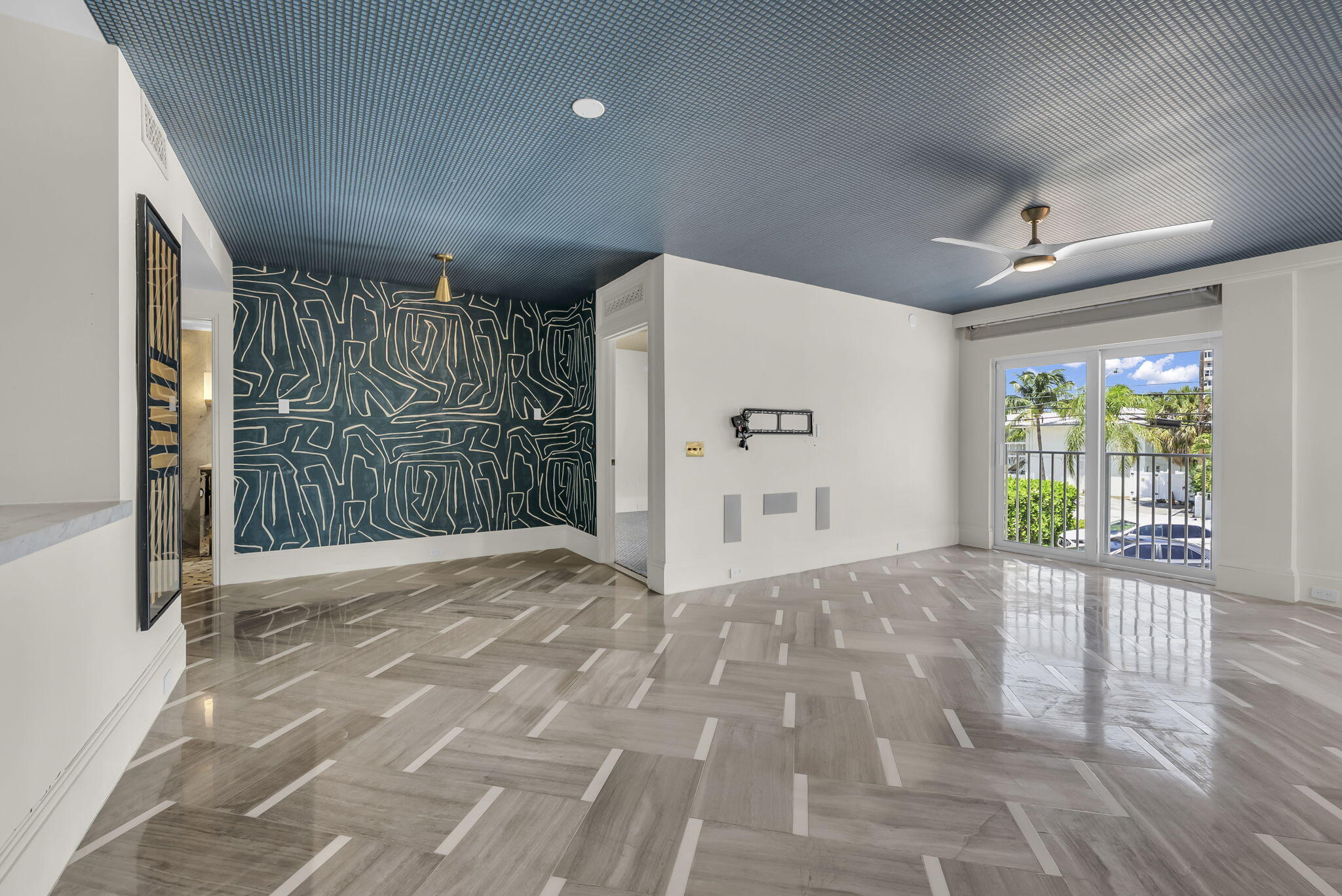341 N Birch Road Unit 206