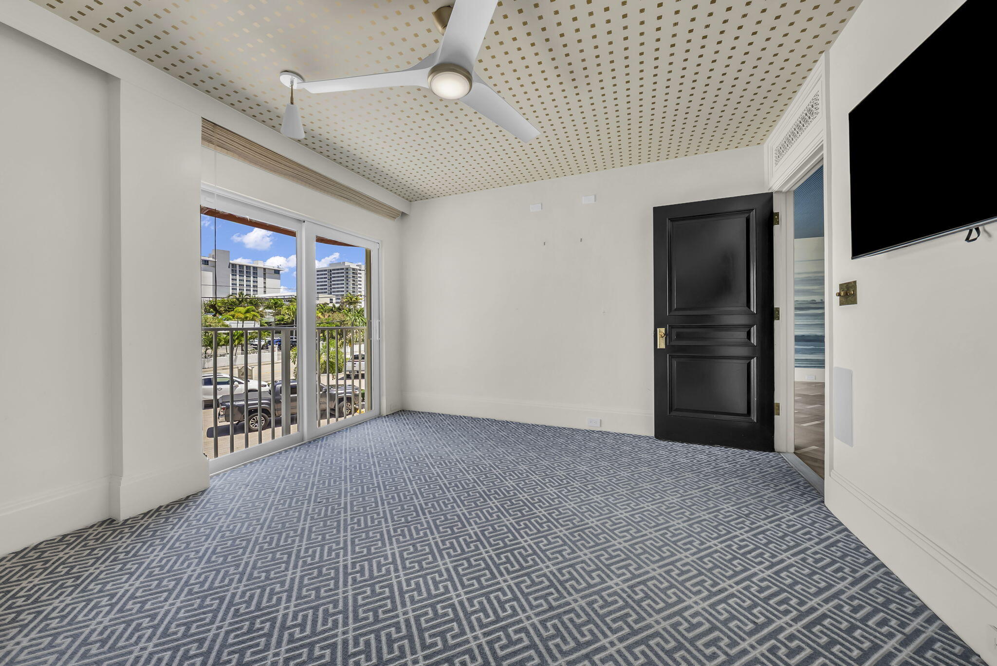 341 N Birch Road Unit 206