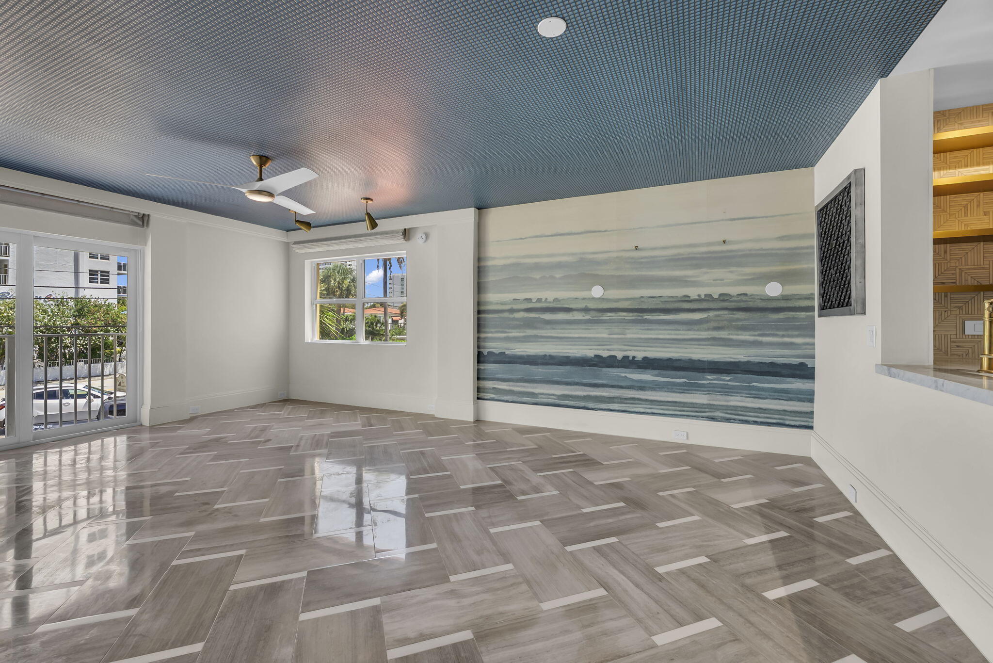 341 N Birch Road Unit 206