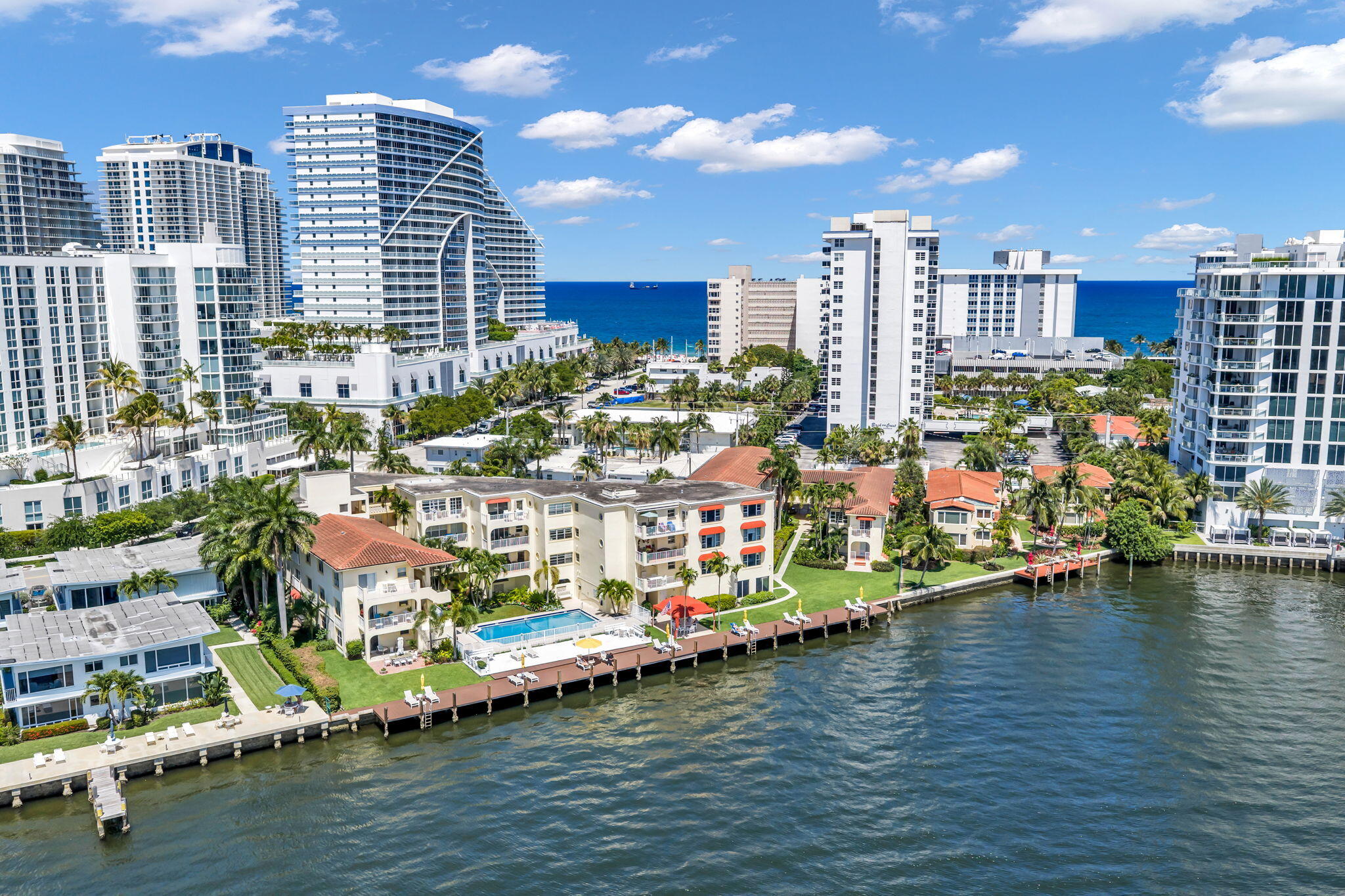 341 N Birch Road Unit 206