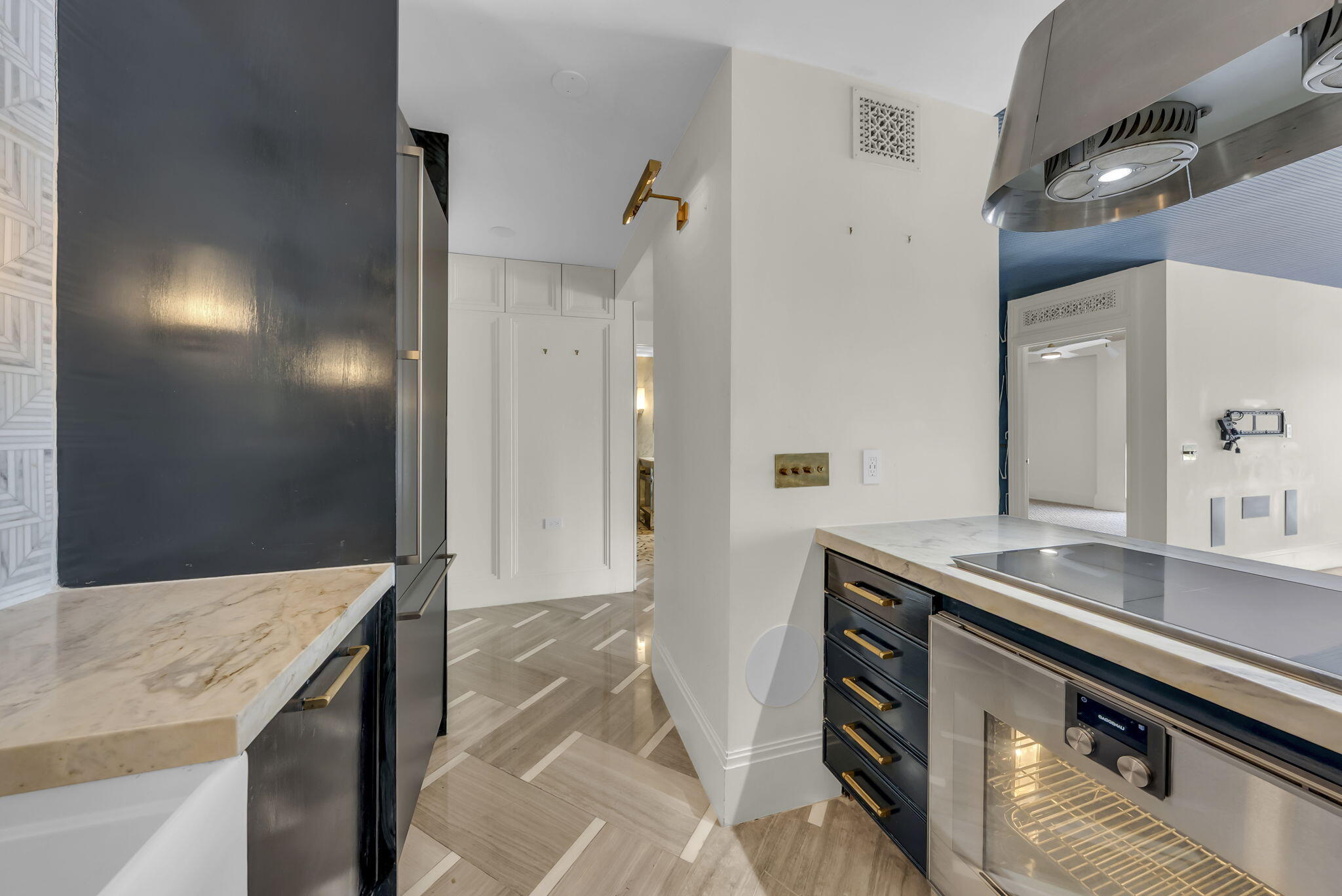 341 N Birch Road Unit 206