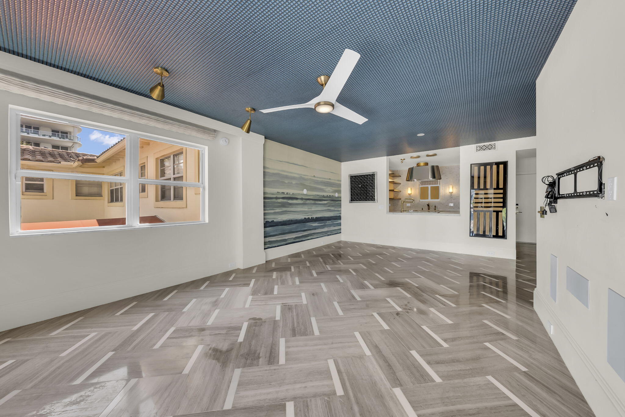 341 N Birch Road Unit 206
